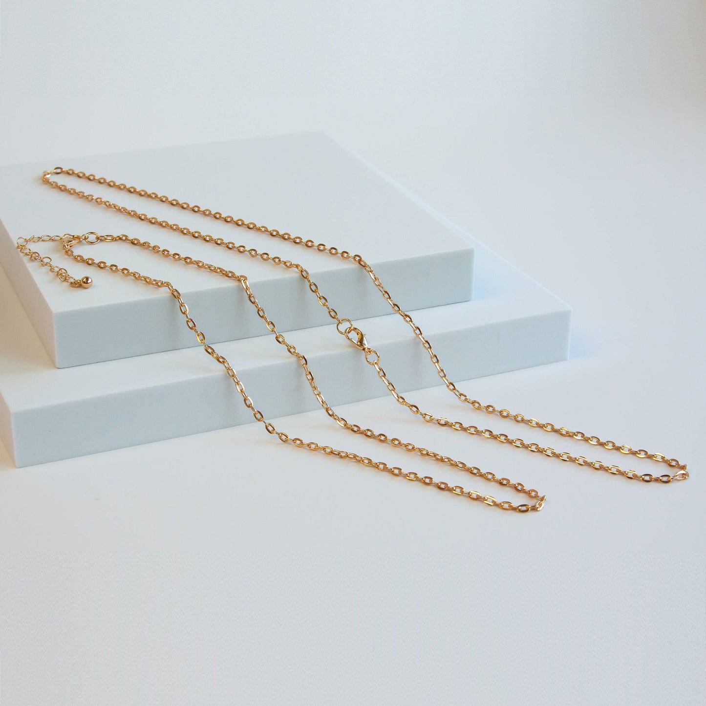 Gold Tone Base Metal Flat Oval Chain - 24"