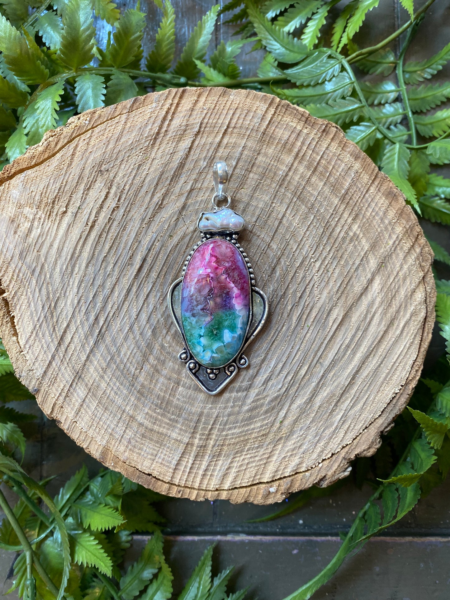 Dyed Agate Pearl Pendant