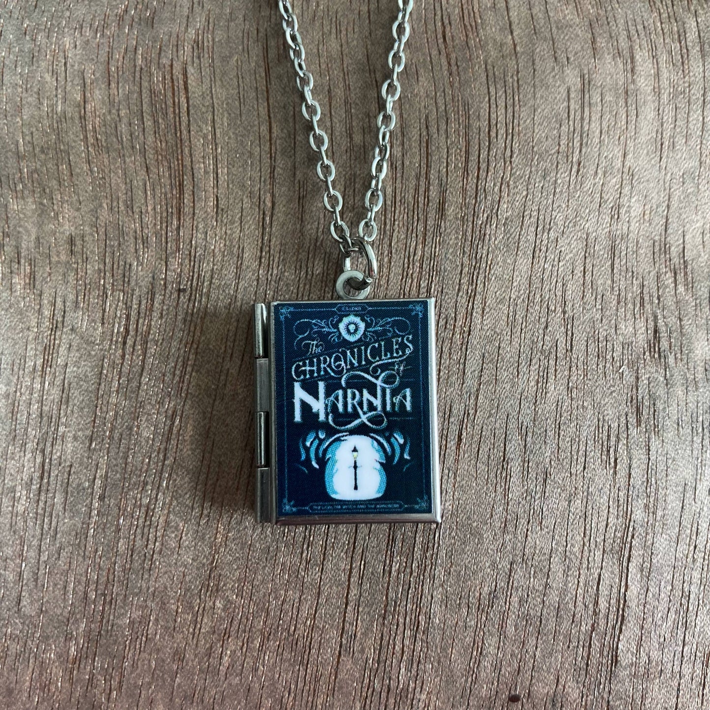 Book Locket Chronicles of Narnia - Lamp Post - Stainless Steel