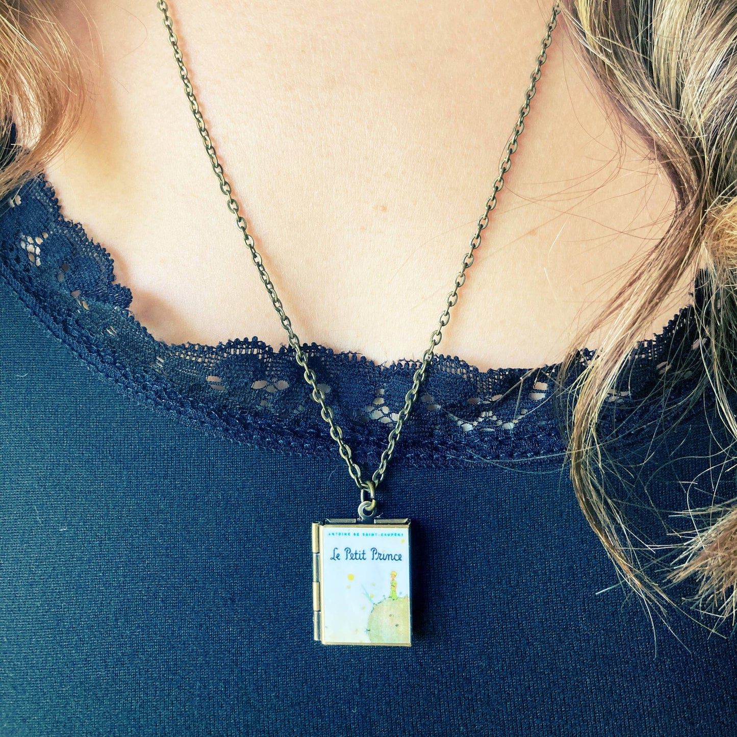 Book Locket The Little Prince (French Edition) - Bronze