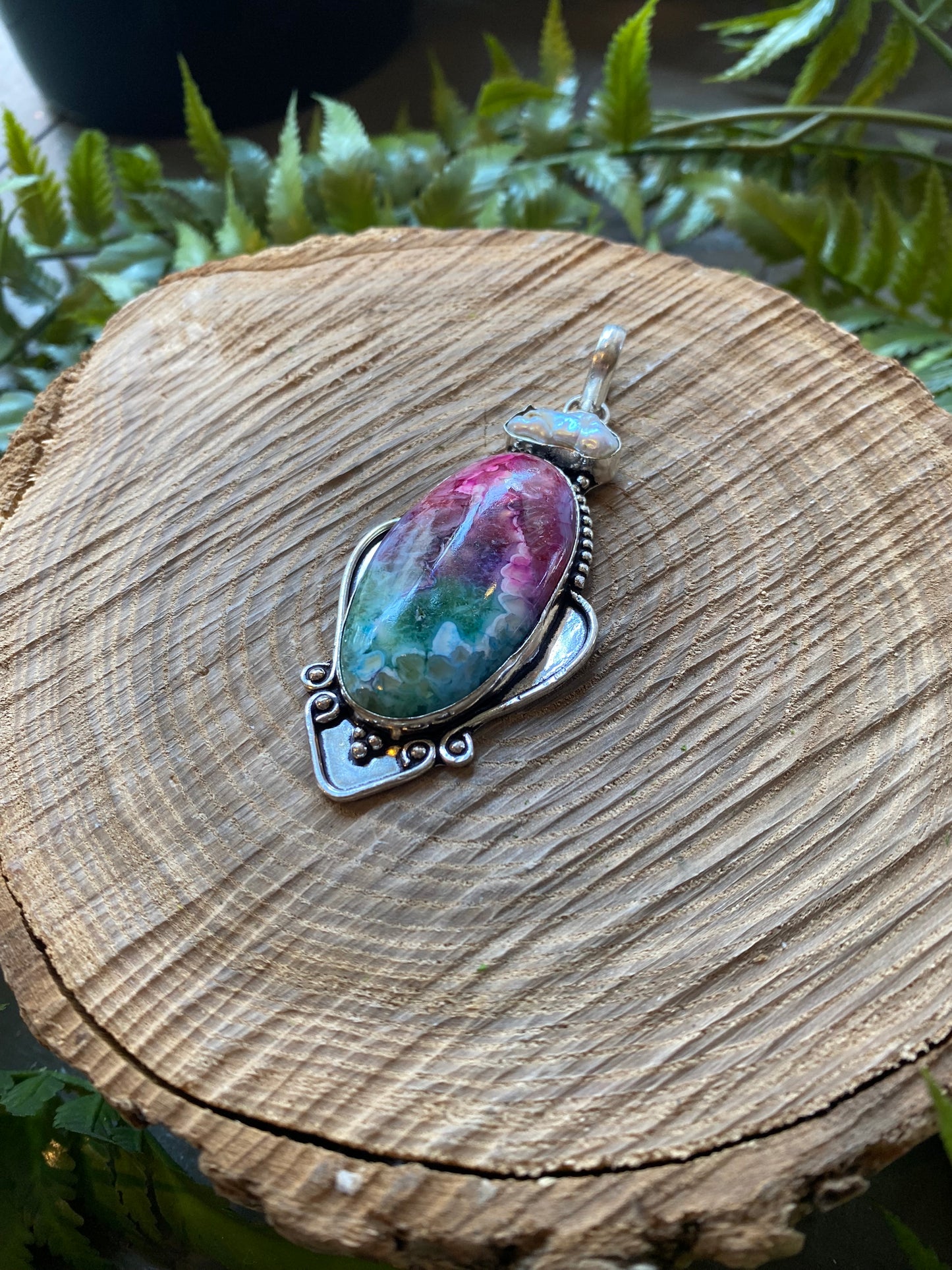 Dyed Agate Pearl Pendant