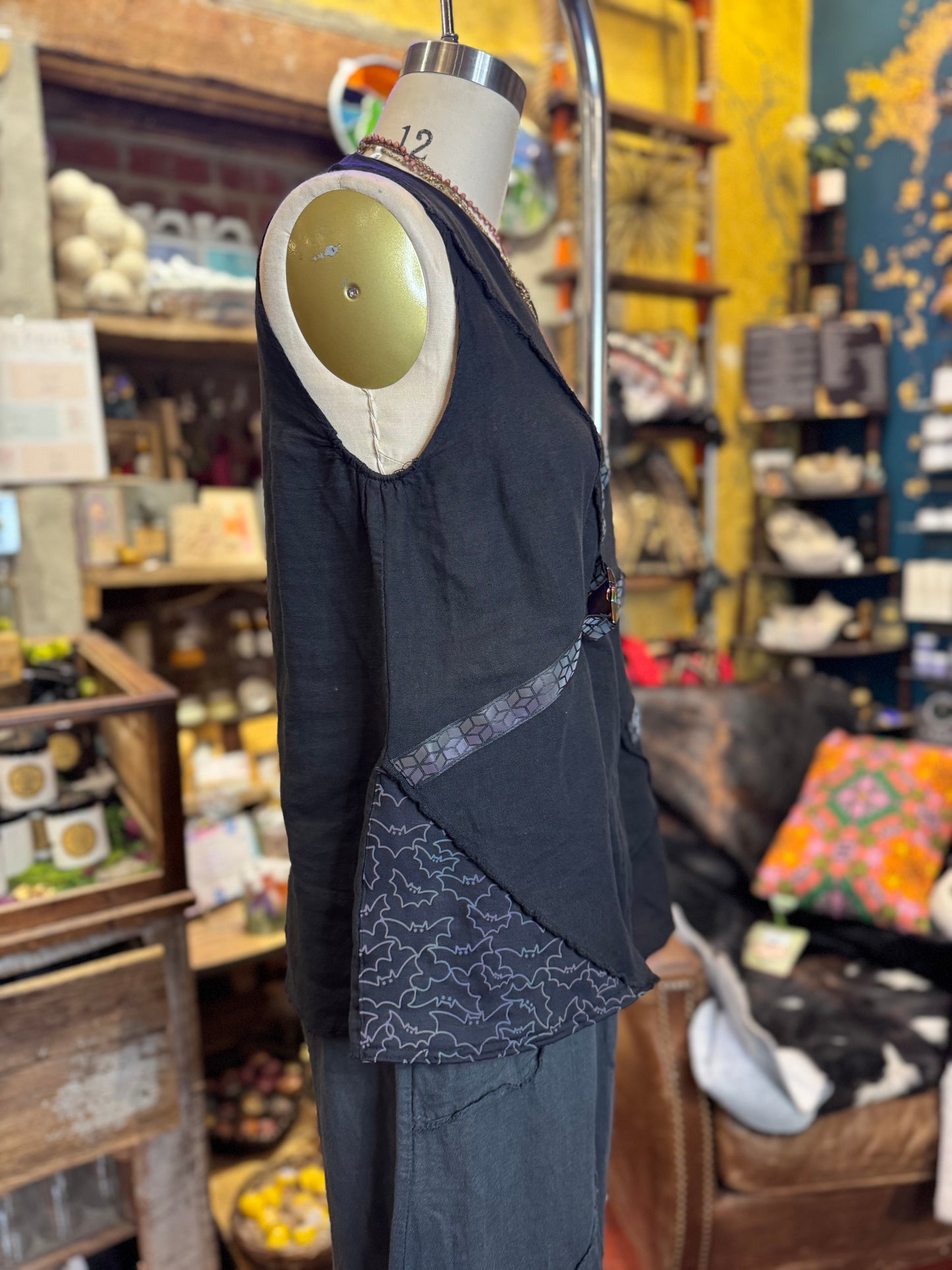 Reflective Bats & Buckle Linen Saga Top - Laura Bruce*