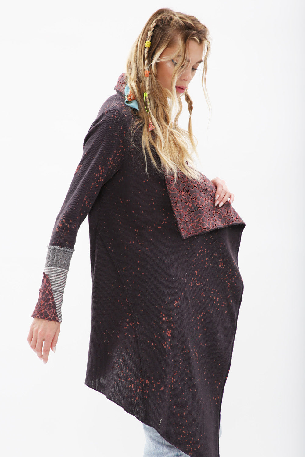 Nadia Shawl - La De Da