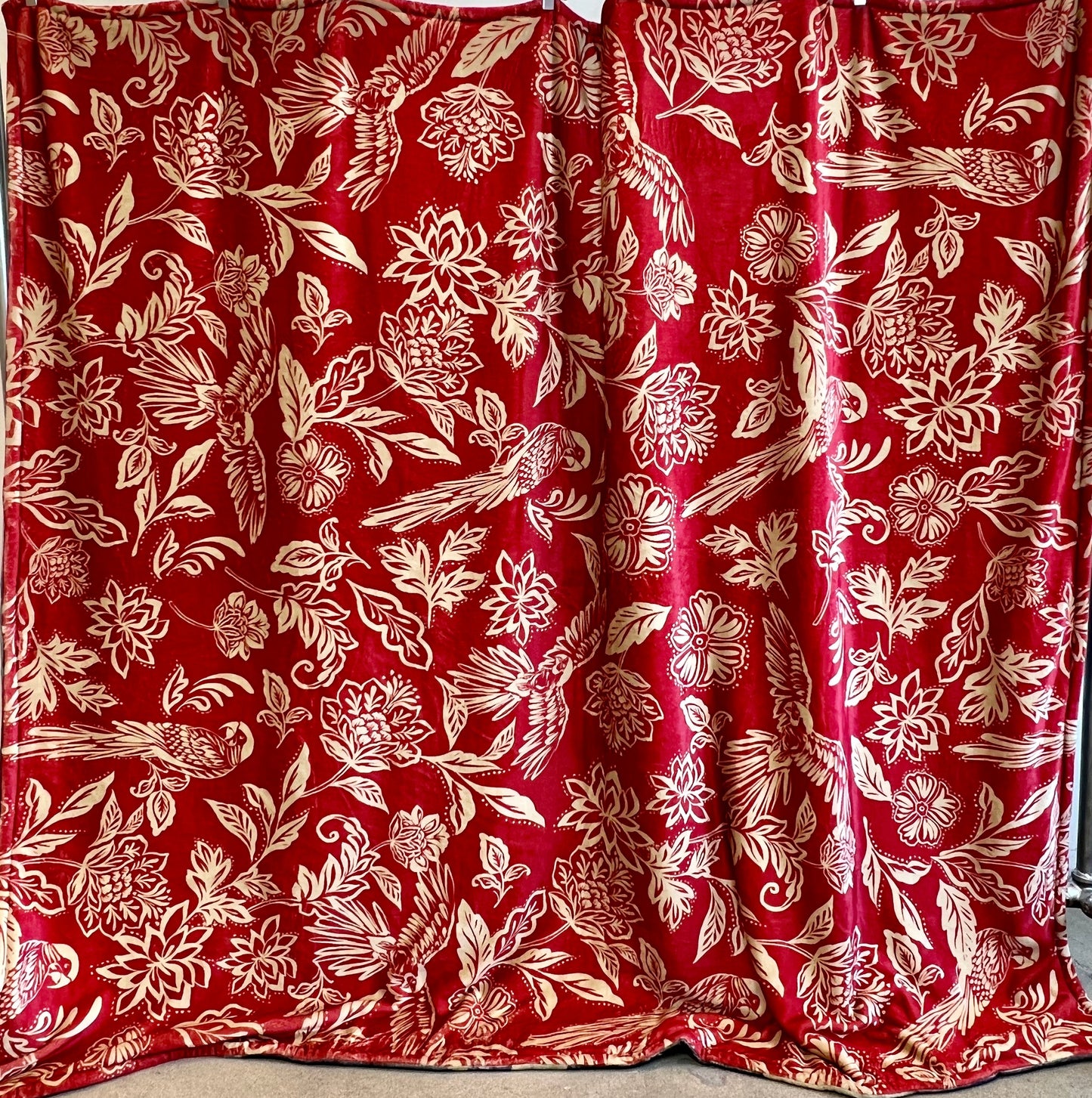 Studio Cozy Blanket & Travel Bag - La De Da
