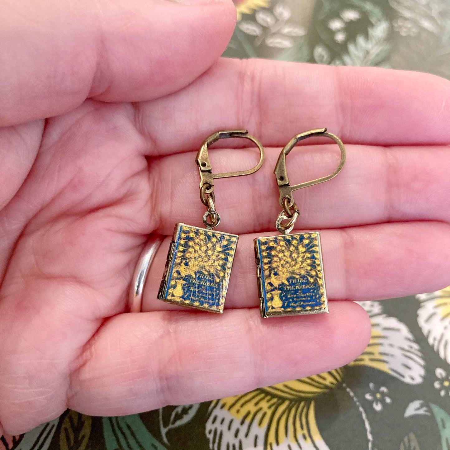 Earrings Book Locket Pride and Prejudice - Vintage Peacock
