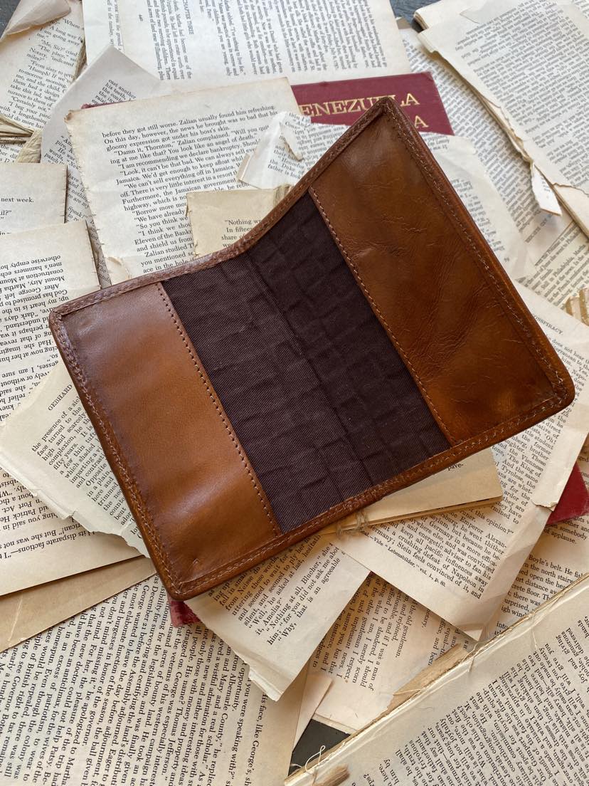 Gulliver Leather Passport Cover - La De Da