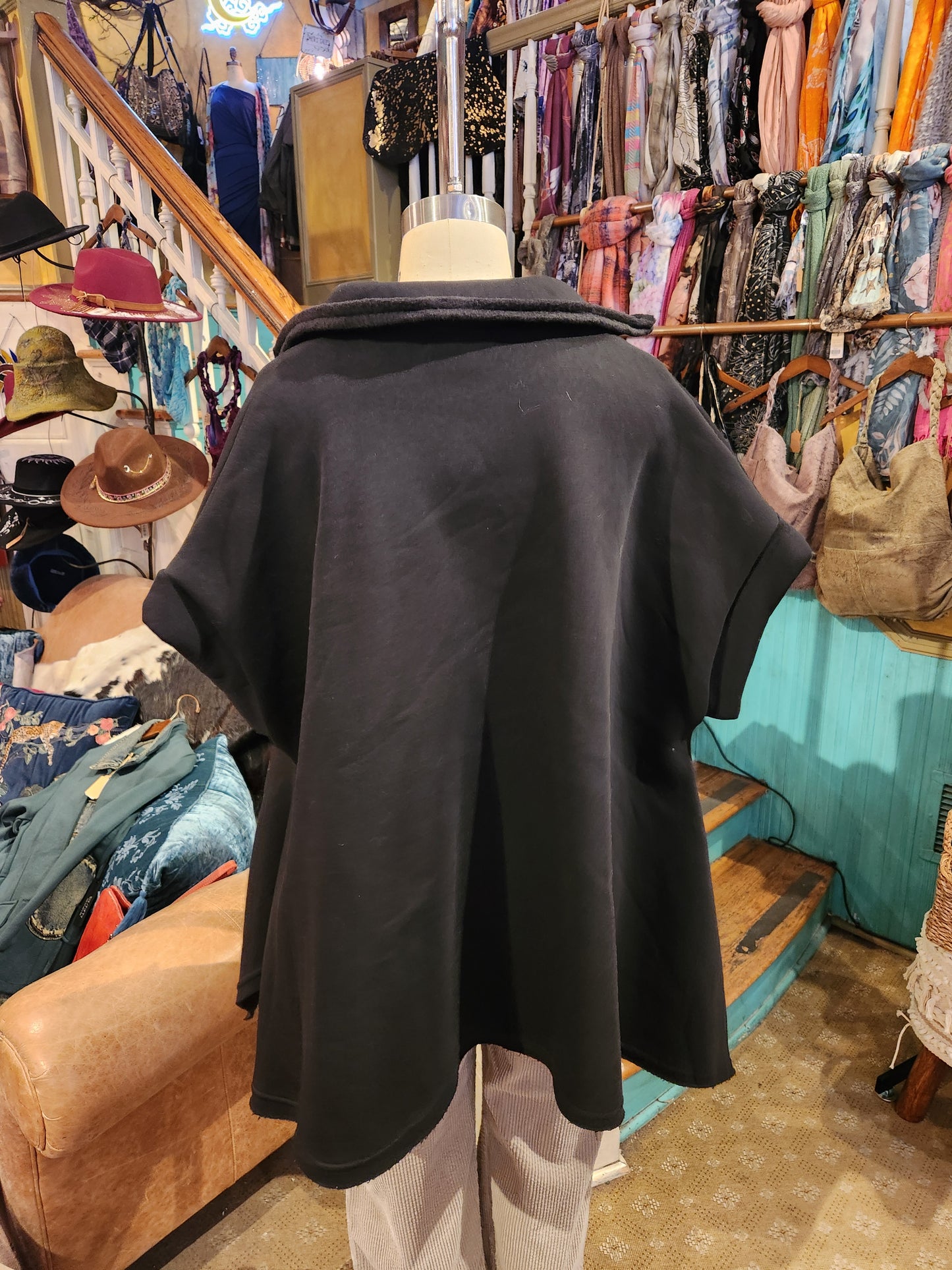 Short Sleeve Flare Hoodie - Black