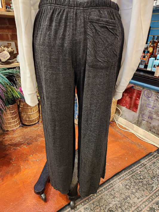 Raw Hem Barrel Pant - Black