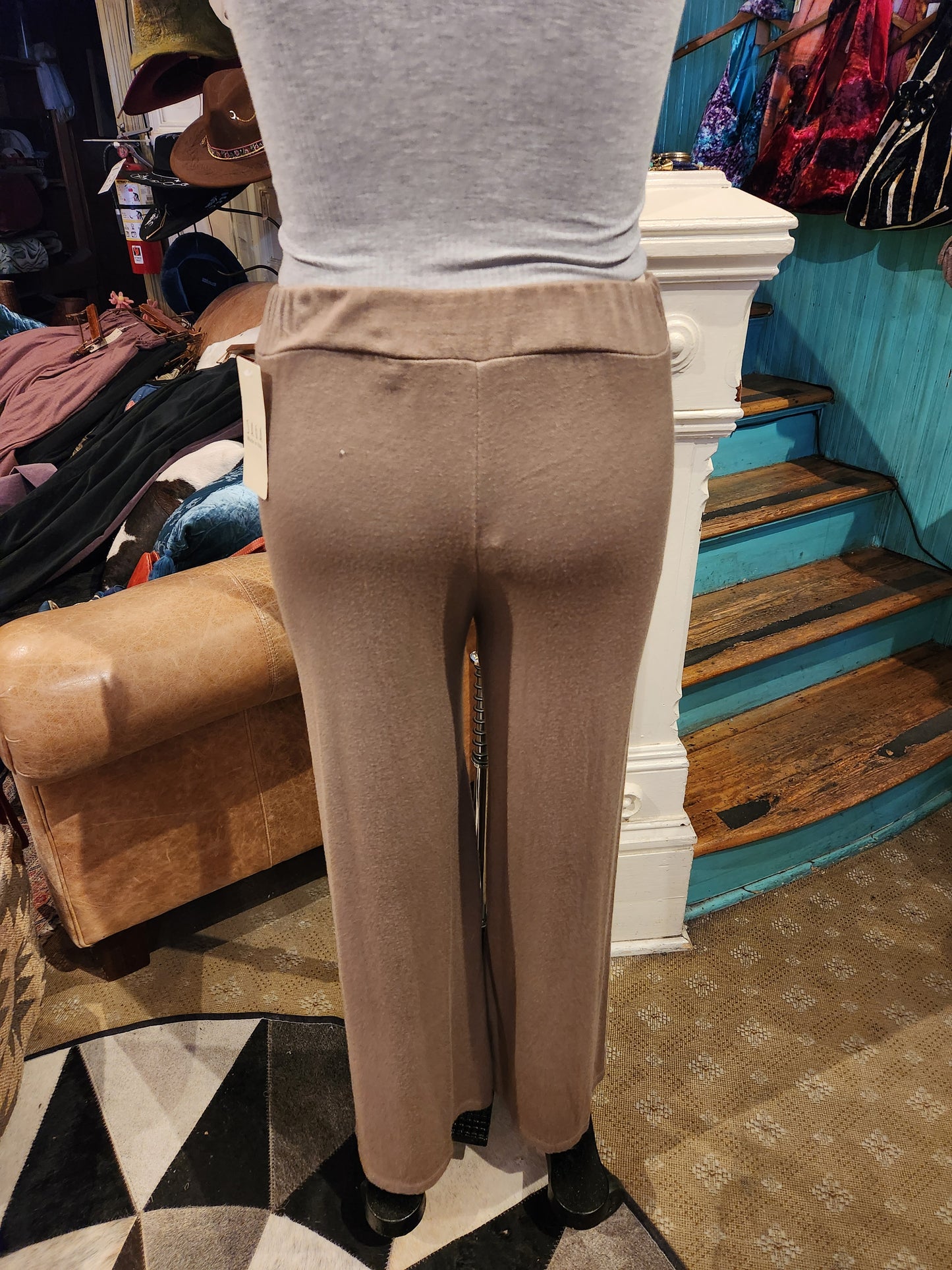 Relaxed Pants w/ Side Pockets - Taupe