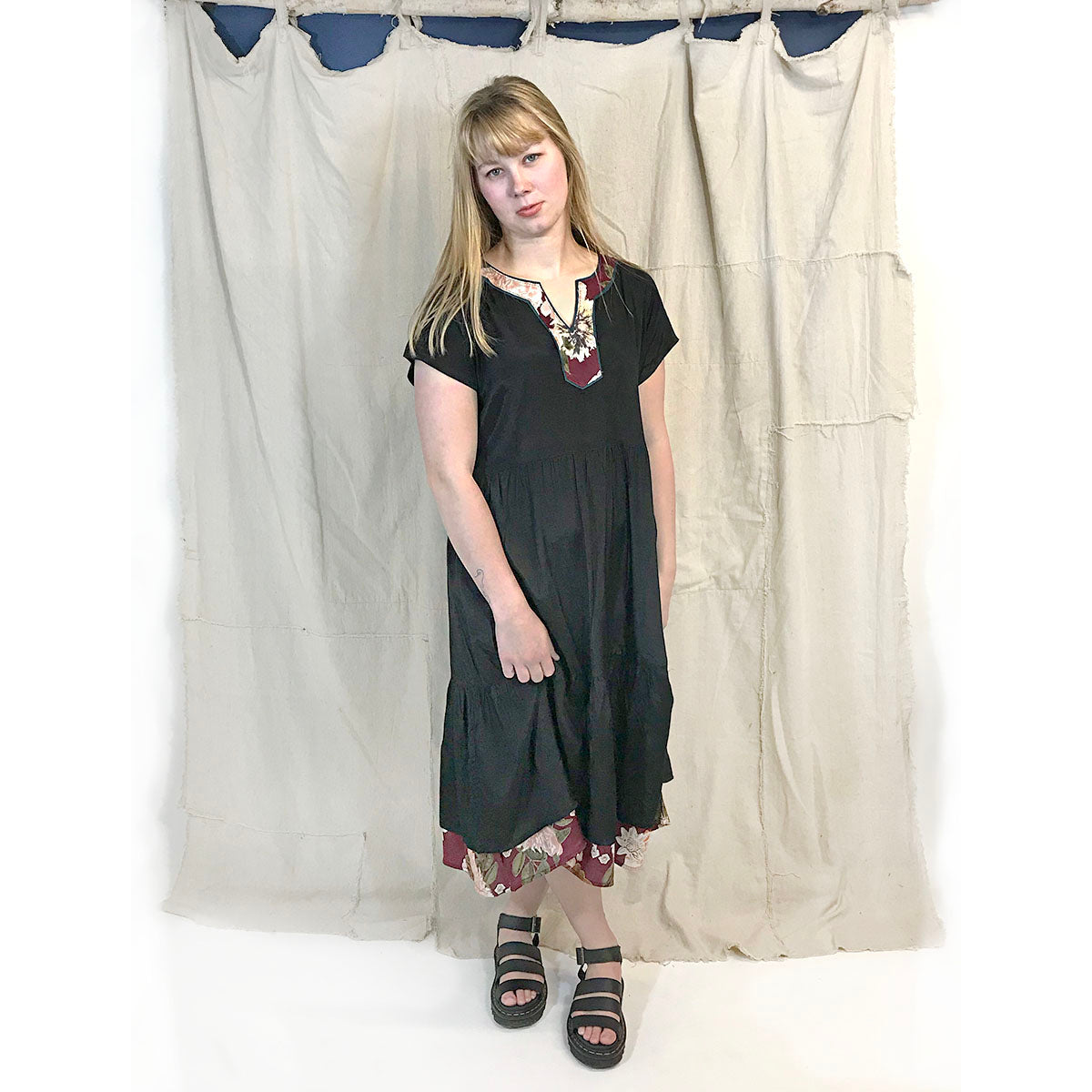 Roshi Dress - Black - La De Da