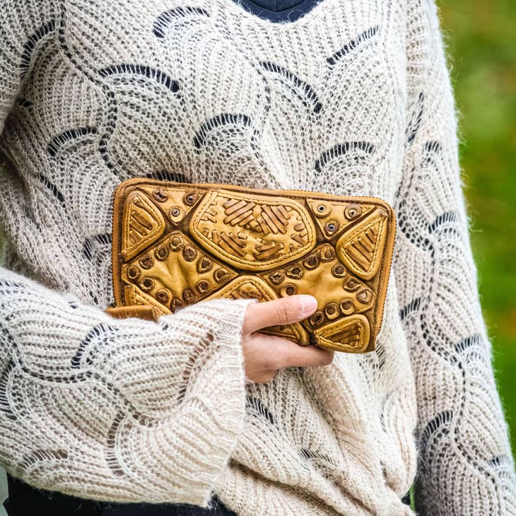Sunny Via Zip Wallet & Clutch - La De Da
