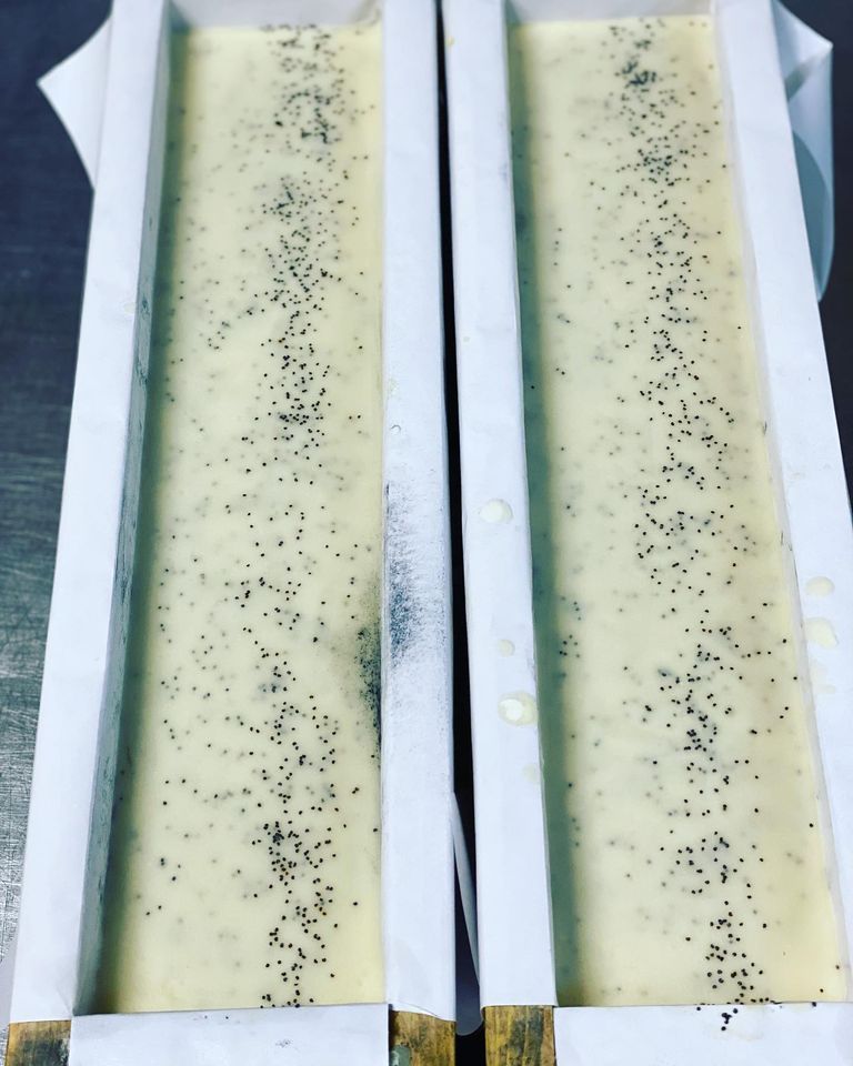 Lemon Poppyseed Bar Soap - La De Da