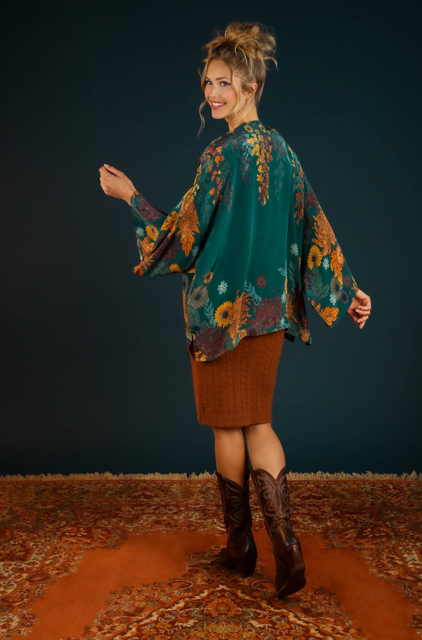 Luxe Trailing Wisteria Kimono Jacket - Teal - La De Da
