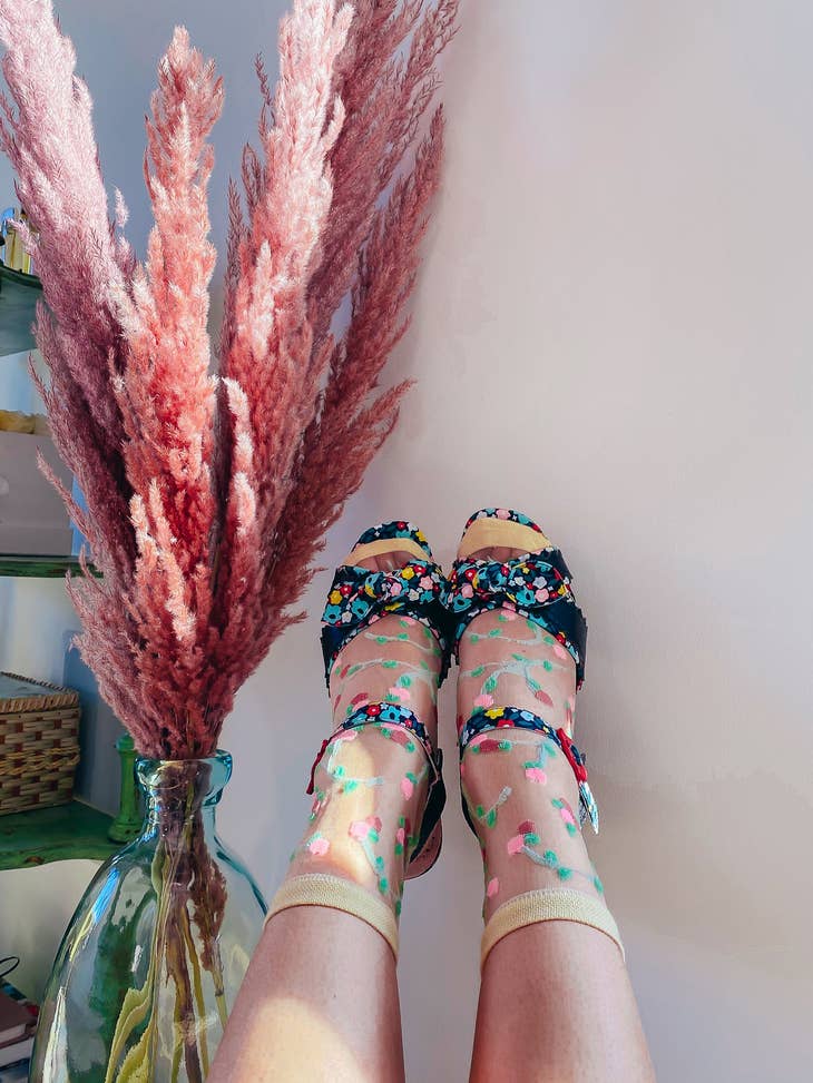 Sheer Rosettes Crew Sock - La De Da
