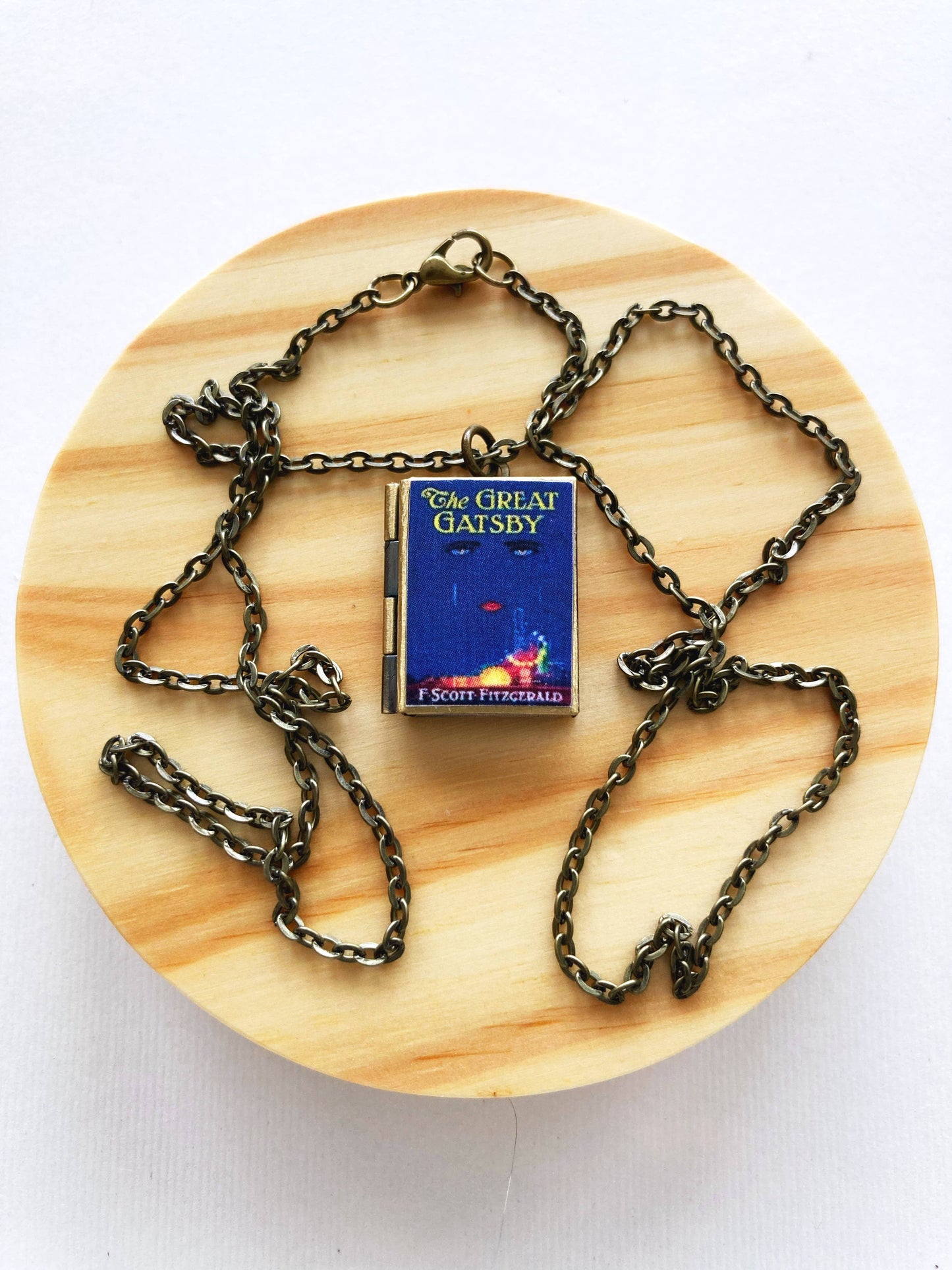 Book Locket The Great Gatsby - Bronze