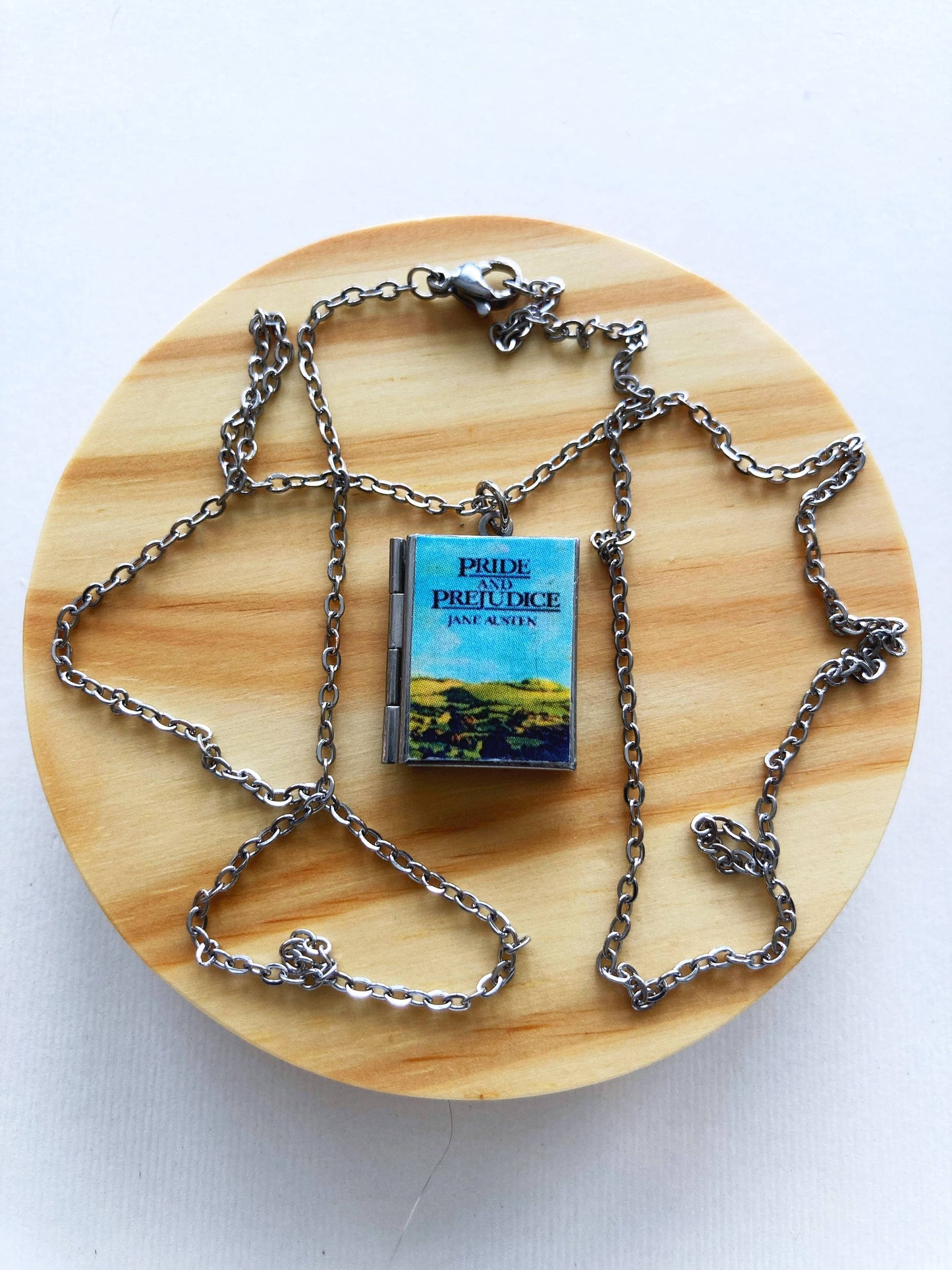 Book Locket Pride and Prejudice - Countryside - Stainless Steel