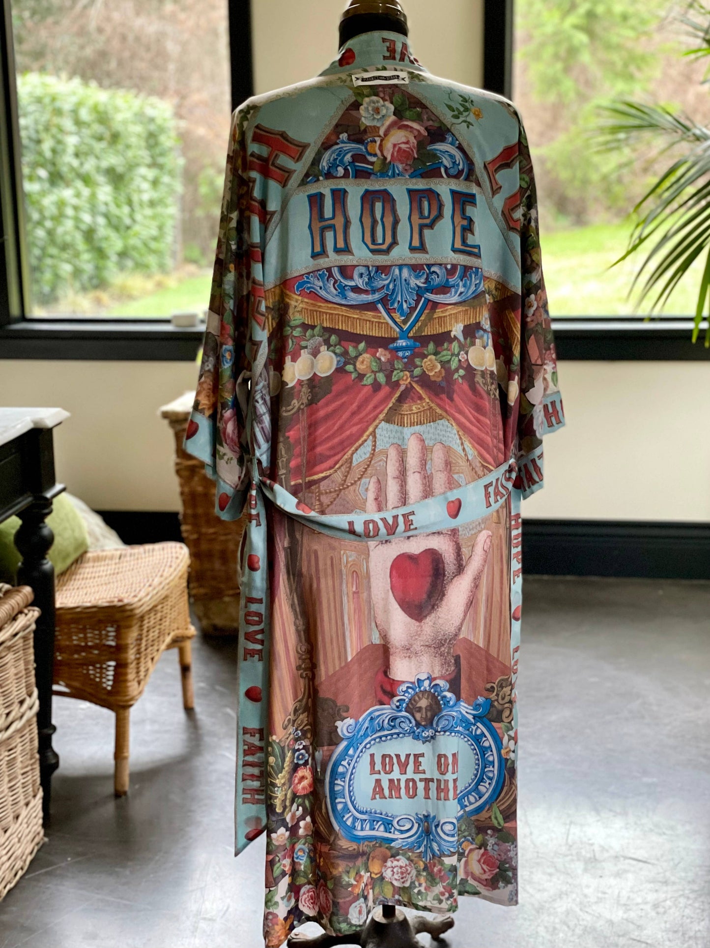 Love Language Bamboo Kimono Gown - La De Da