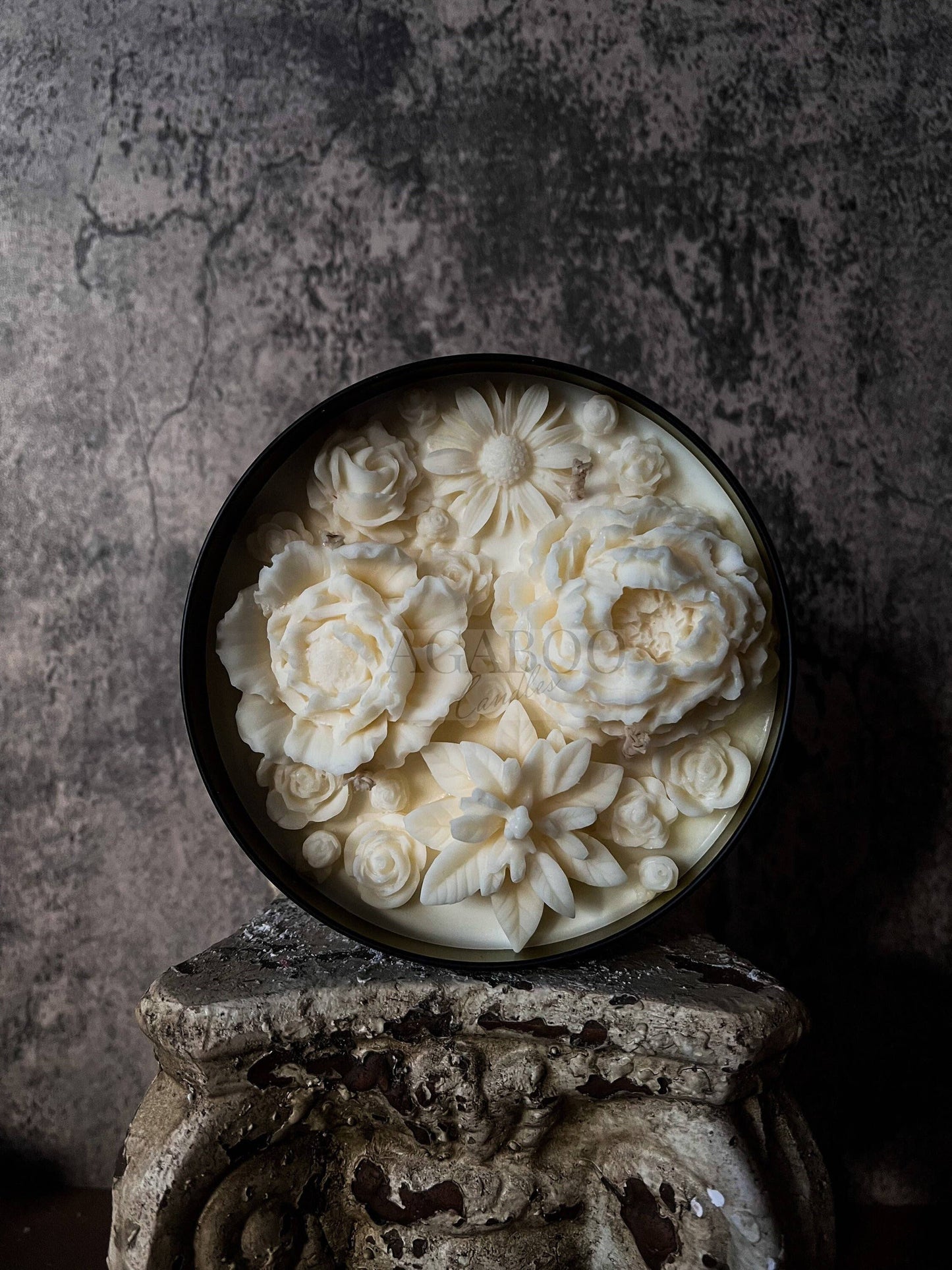 Flower Candle 12 oz 2x5.5in: Hot Apple Pie / Gloss White - La De Da