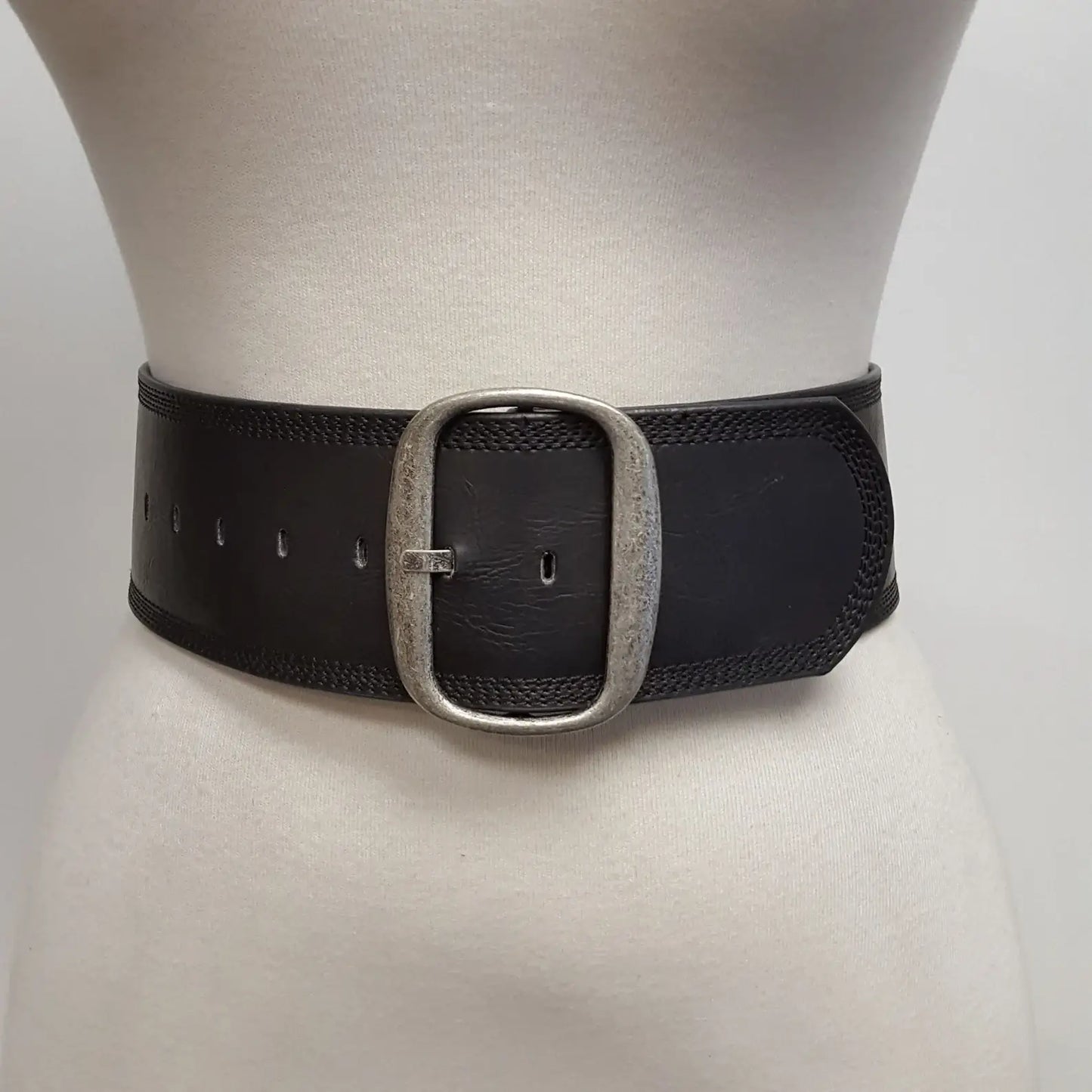 Wide Width Contour Waist Belt - La De Da