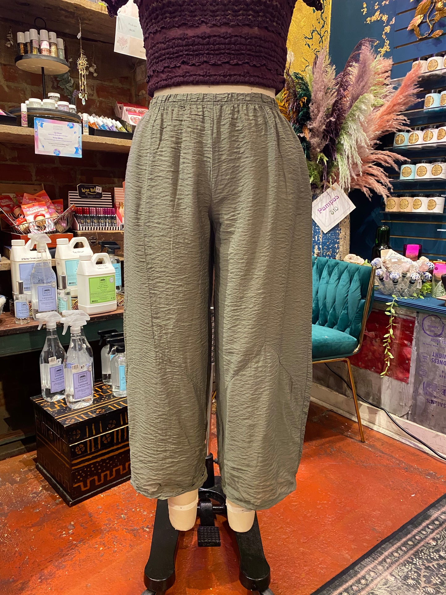 Barrel Crop Parachute Pant - Clay