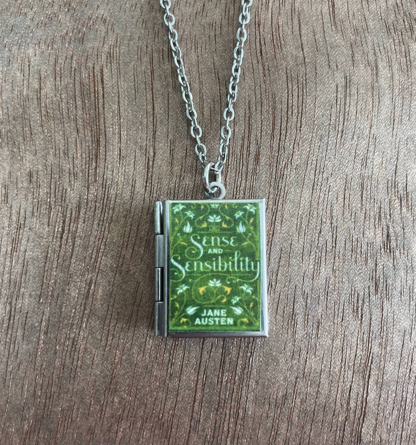 Book Locket Sense and Sensibility - Green Filagree - Stainless Steel