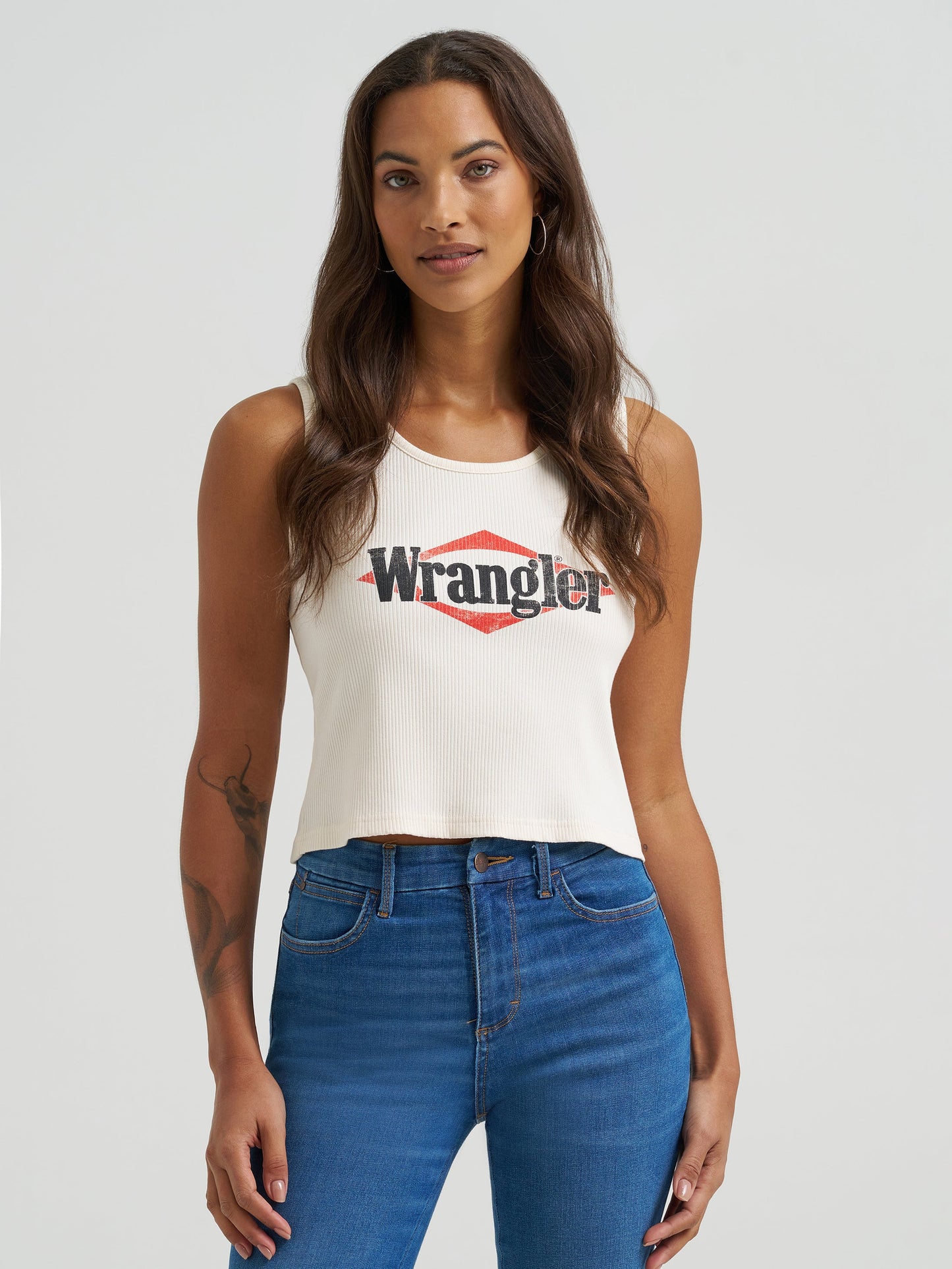 Wrangler Women's White Vintage 'Wrangler' Graphic Print Slim Ribbed Cropped Tank Top
