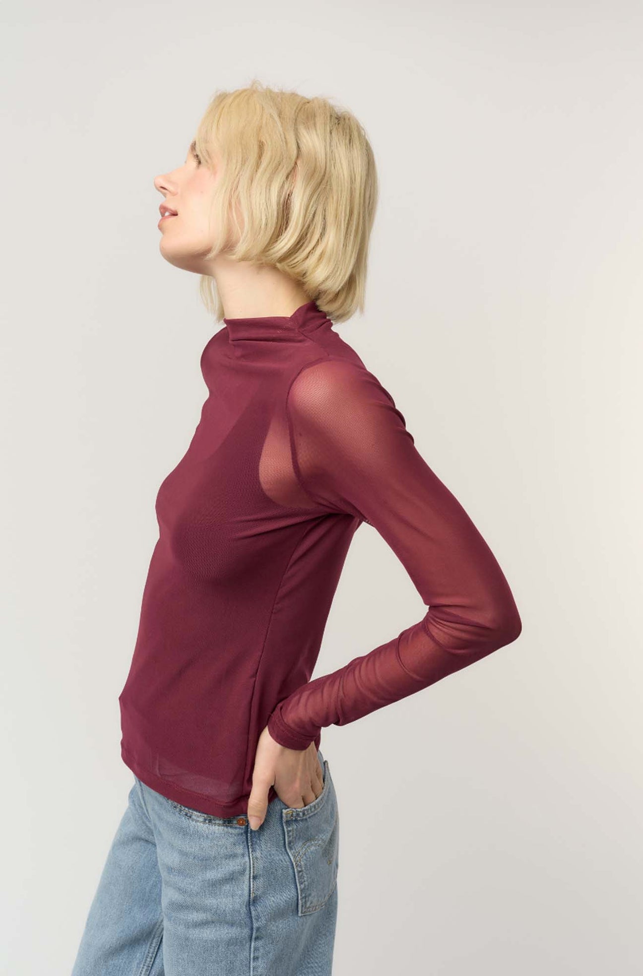 Tess Mesh Funnel Neck - Burgundy