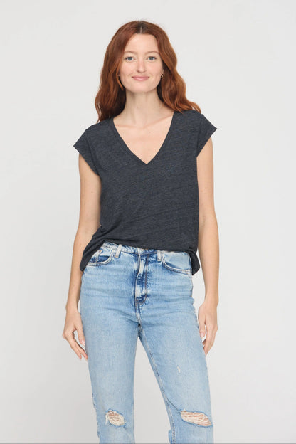 Canyon V-Neck Tee - Black