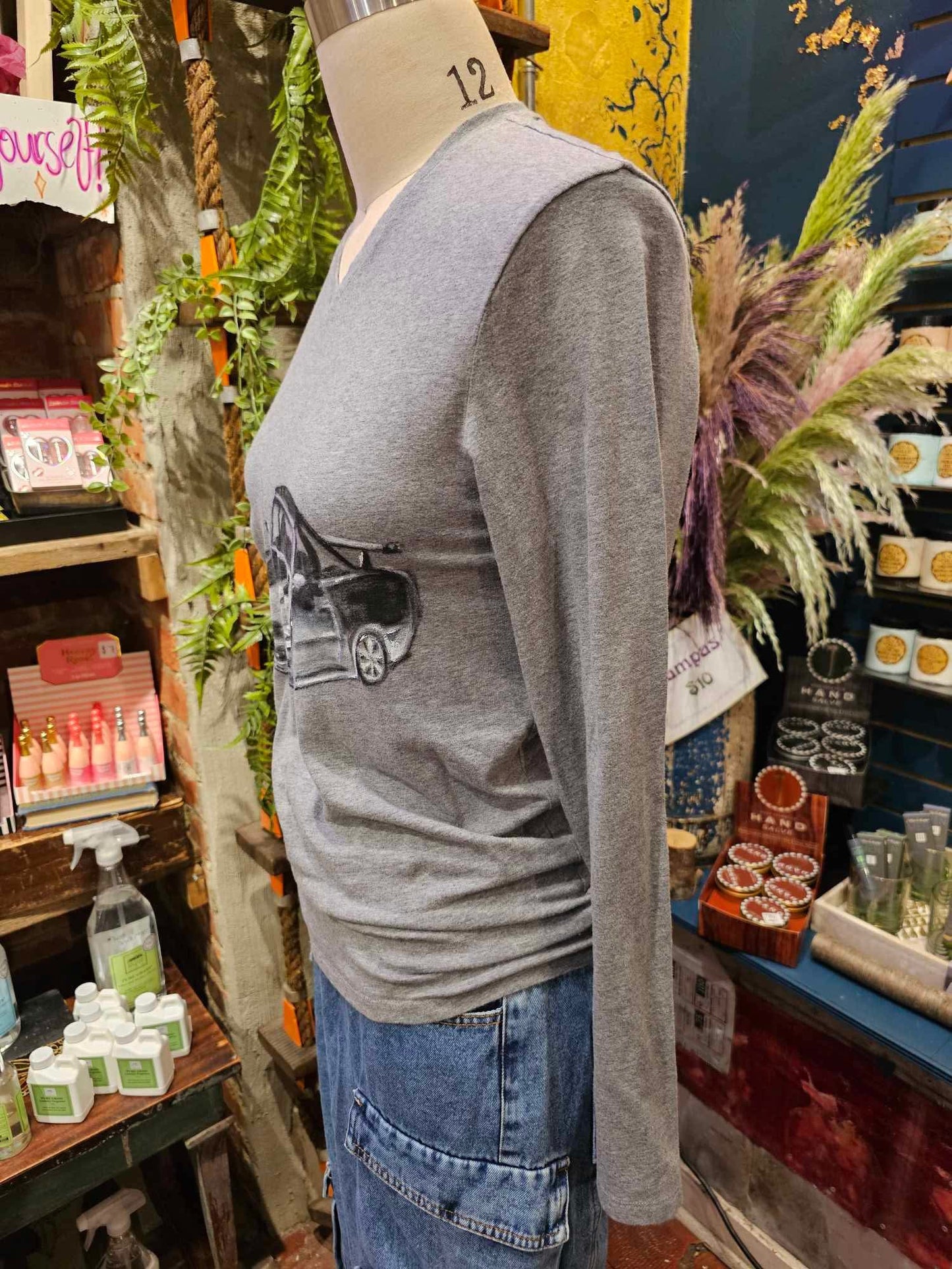 Car Longsleeve - Handpainted & Upcycled - IH4*