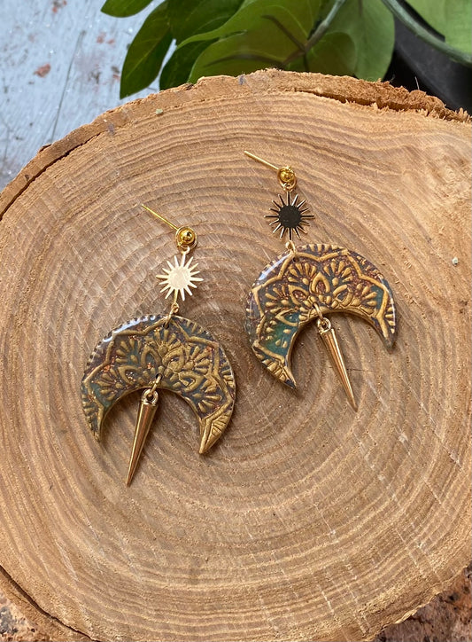 Green/Gold Crescent Dangles *E28