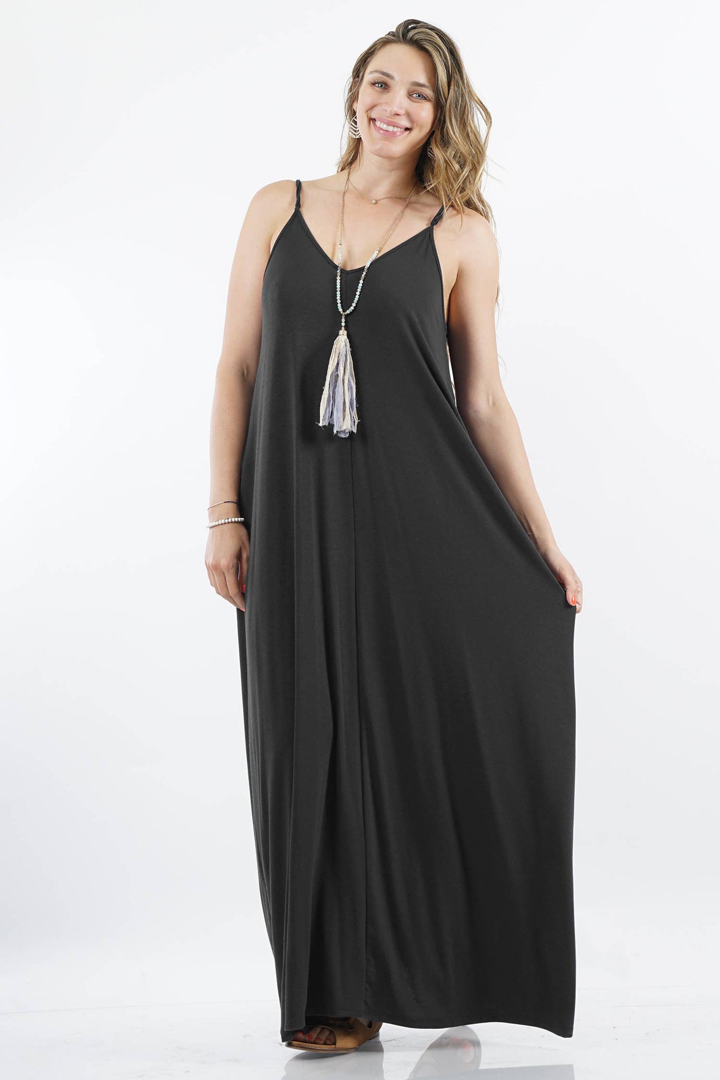 Plus Size Side-pocket Maxi Dress w/ adjustable strap