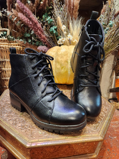 Cis Boot- Black Pebble