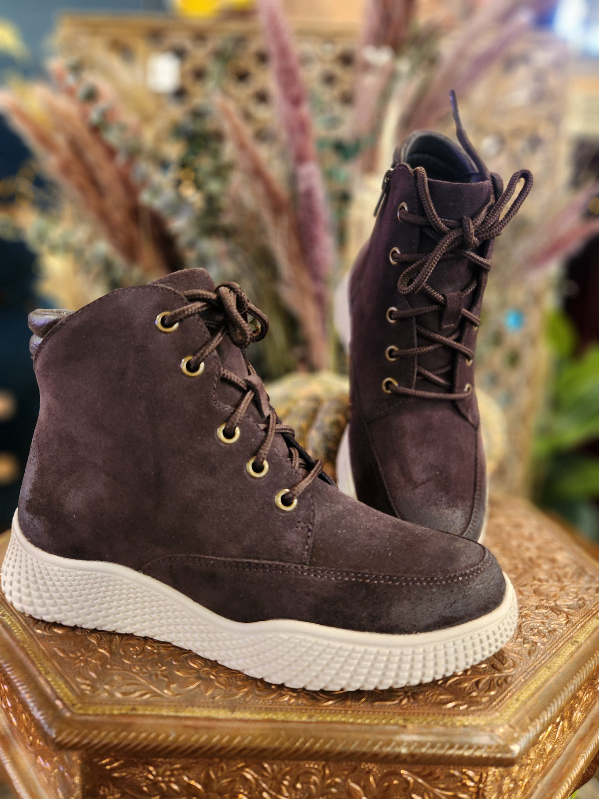 Lynn - Cafe Viz. Suede