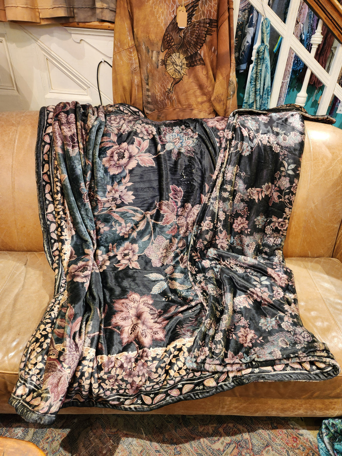 Laurel Canyon Cozy Blanket - Samia