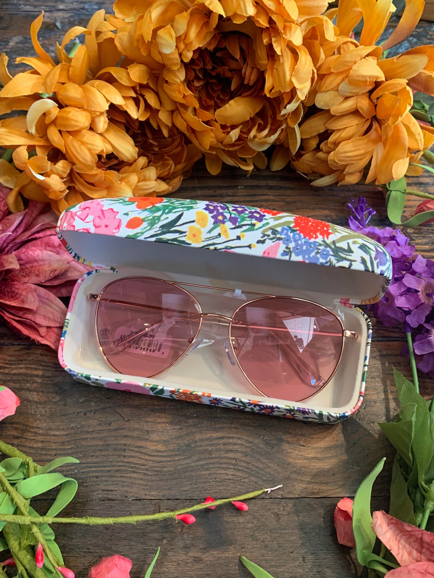 Coming Up Roses Aviators With Case - Gold/Pink - La De Da