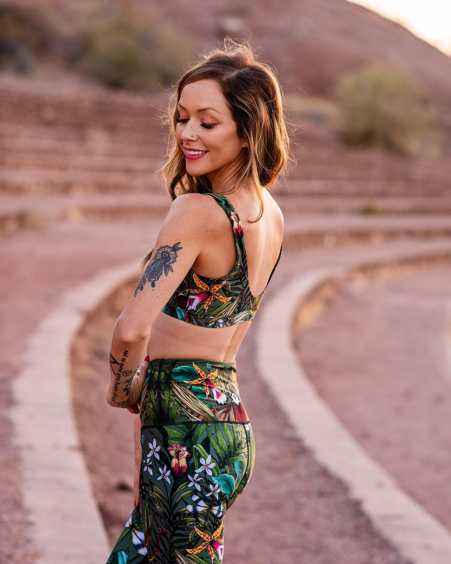 Green Thumb Printed Yoga Leggings - La De Da