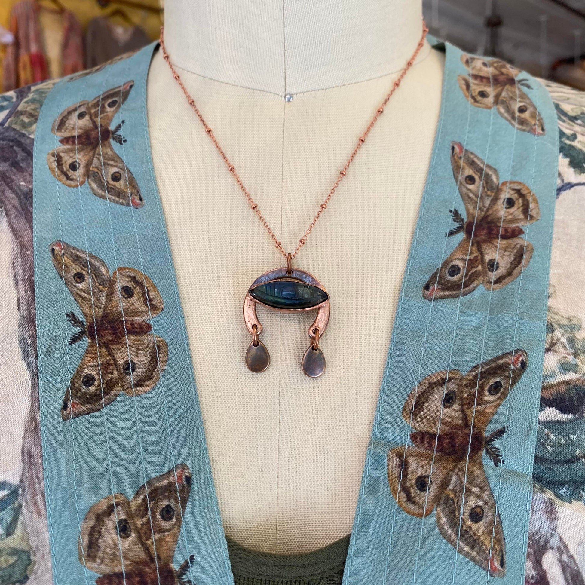 Labradorite Weeping Eye Necklace - La De Da