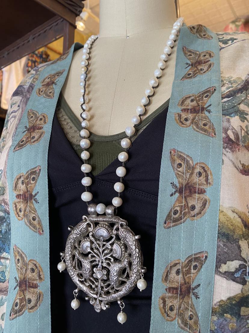 Tibetan Silver Pearl - La De Da