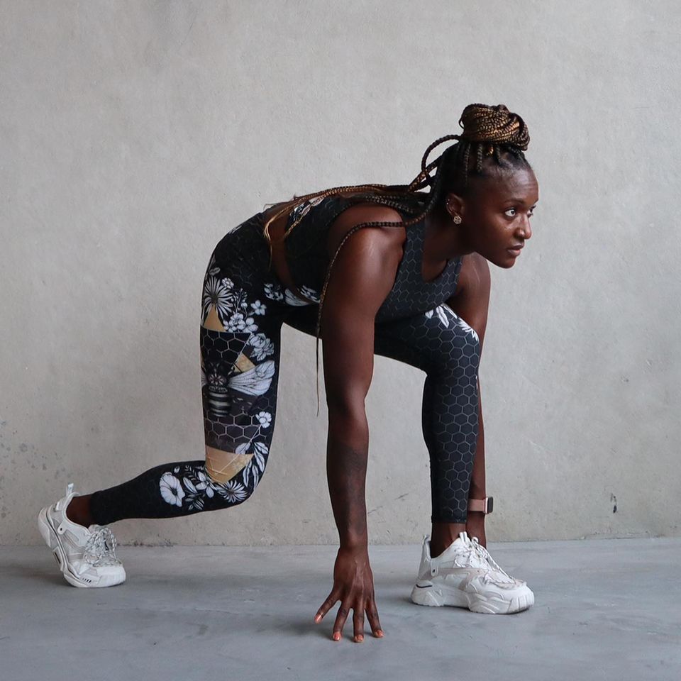 Blackout Beeloved Printed Yoga Crops - La De Da