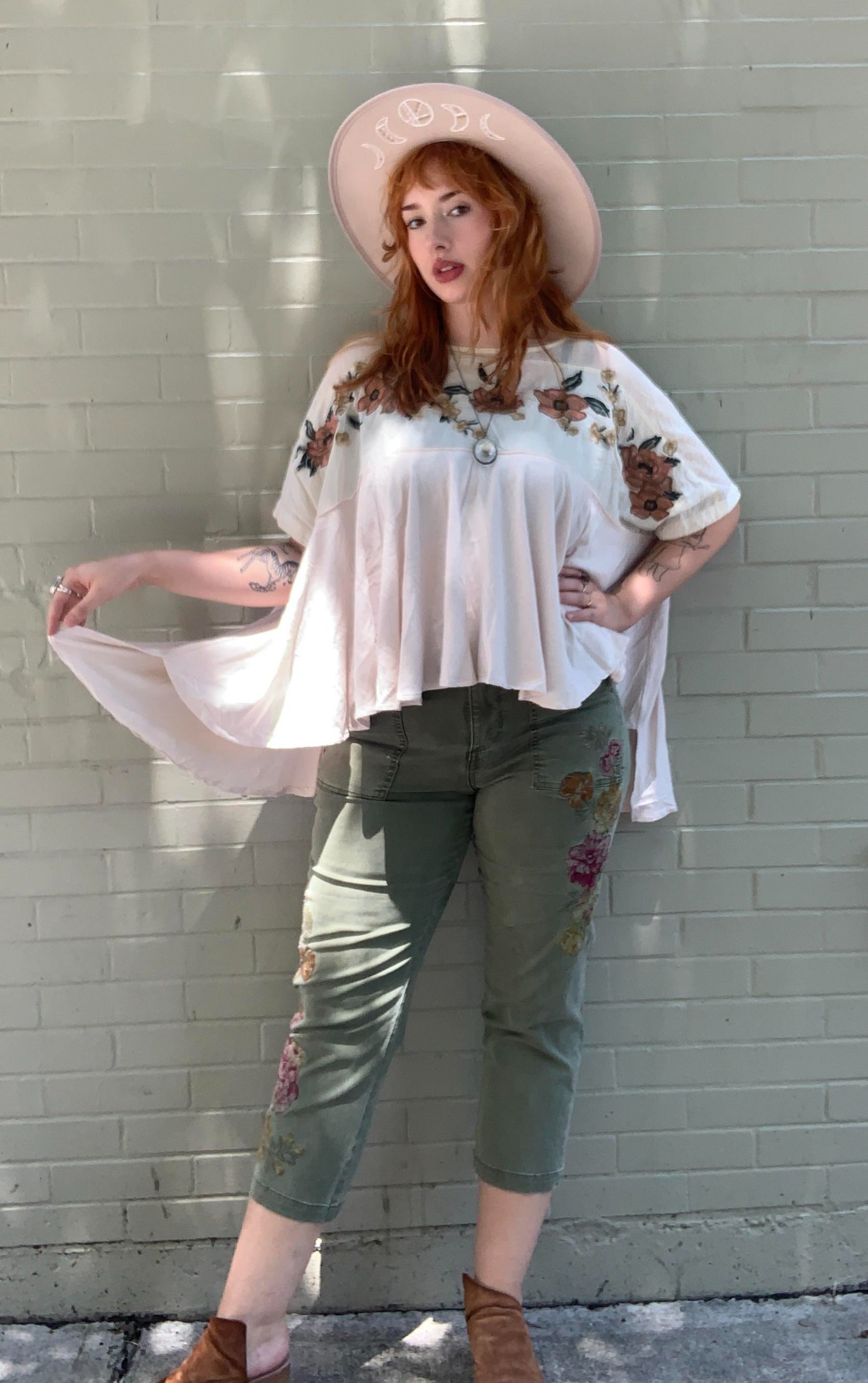 Boyfriend Embroidered Olive Trouser - La De Da