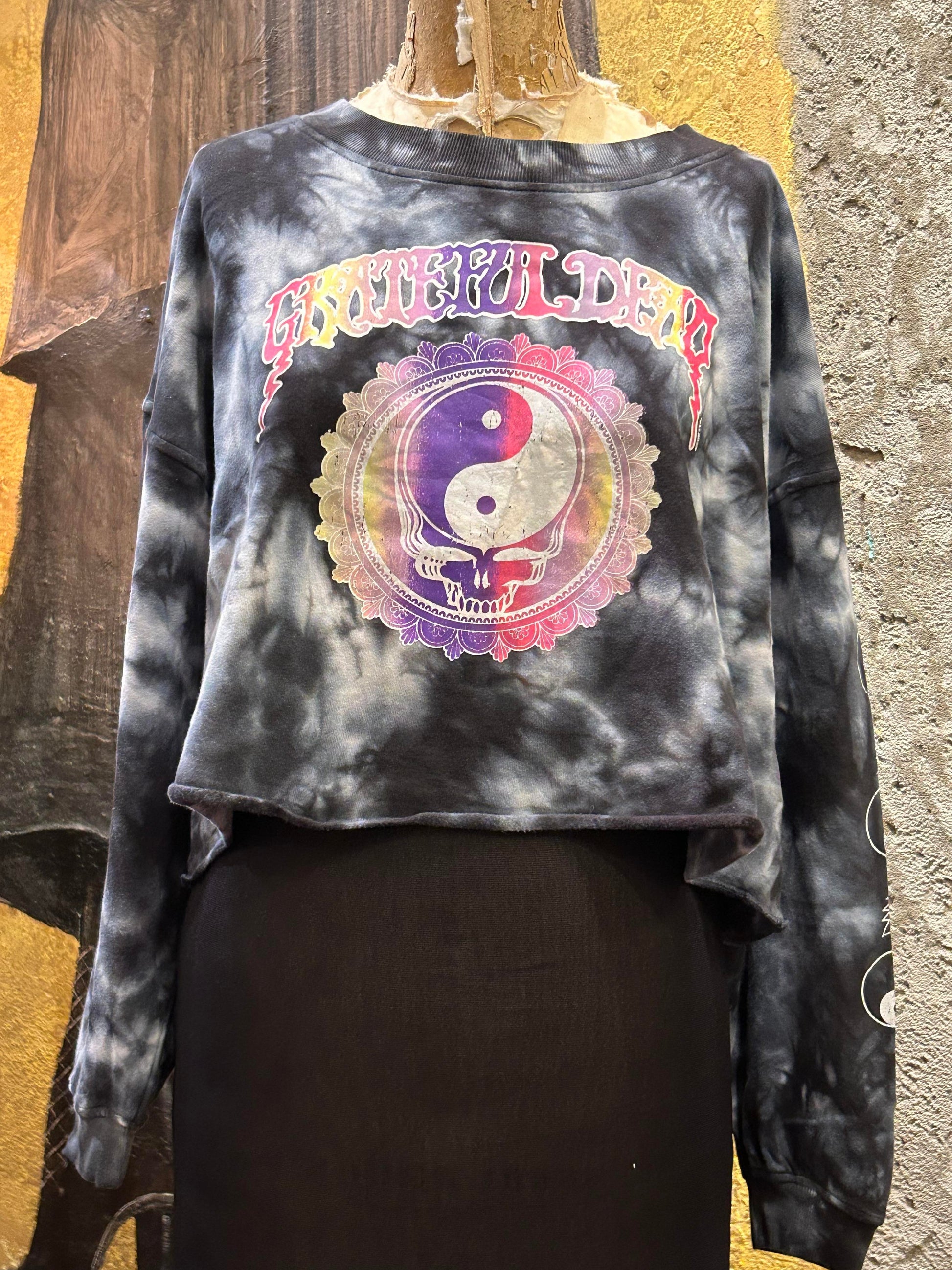Grateful Dead Yin Yang Skull Pullover - La De Da