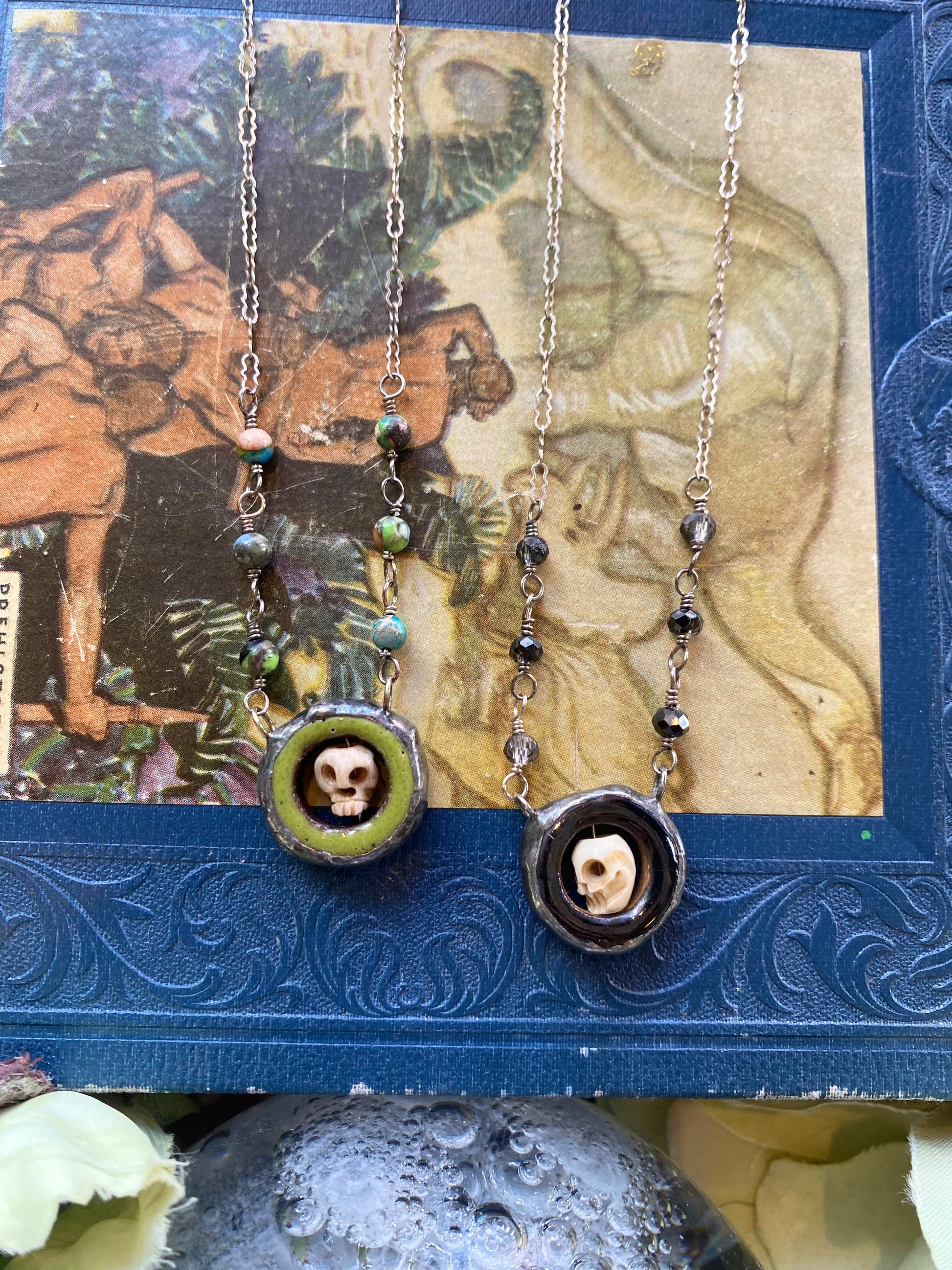 Spinning Bone Skull Necklace - Green*  N115 - La De Da