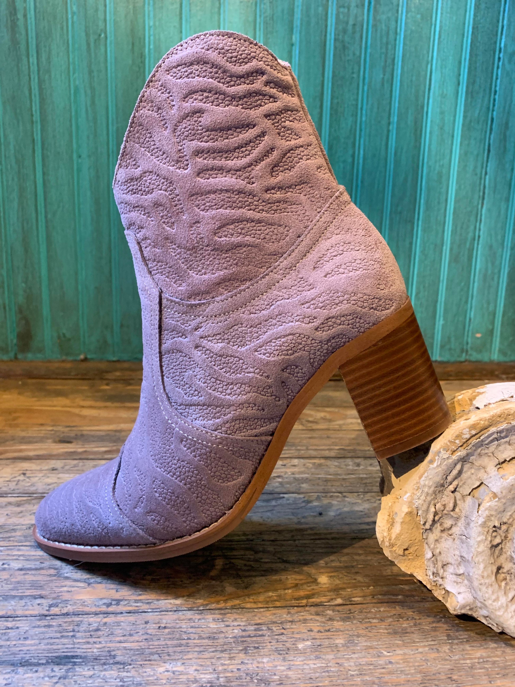 Tea Bootie in Glamour Rose - La De Da