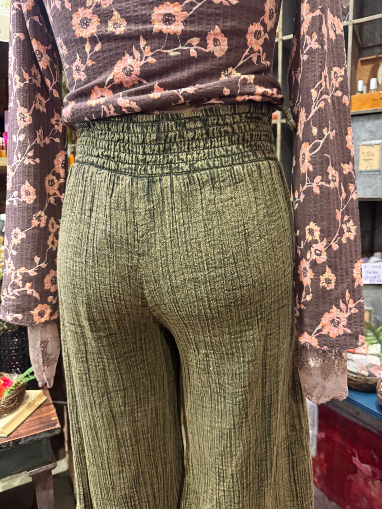 Floral Embroidered Wide Leg Crop Pants - Olive