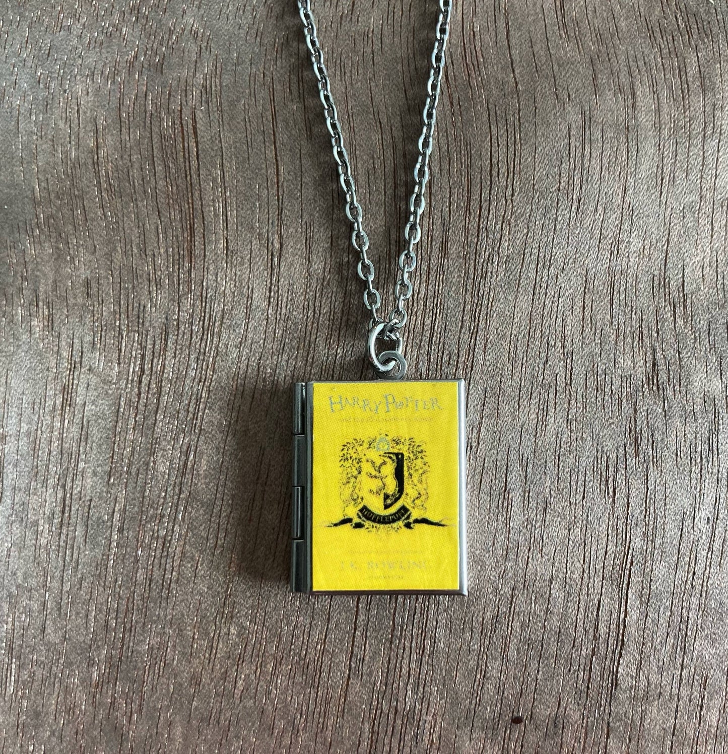 Book Locket Harry Potter - House Hufflepuff - Stainless Steel