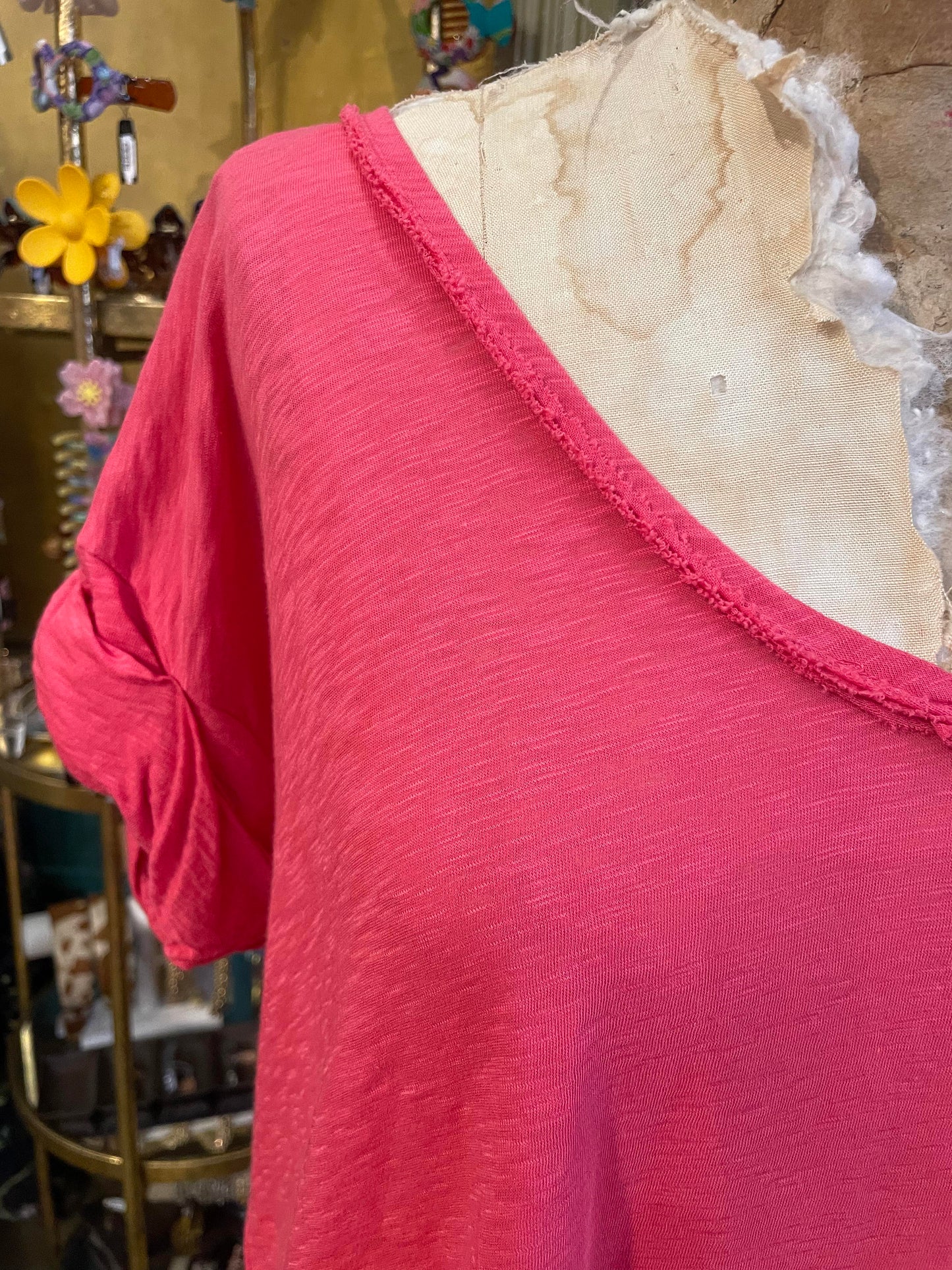 V-Neck Rolled Top - Raspberry