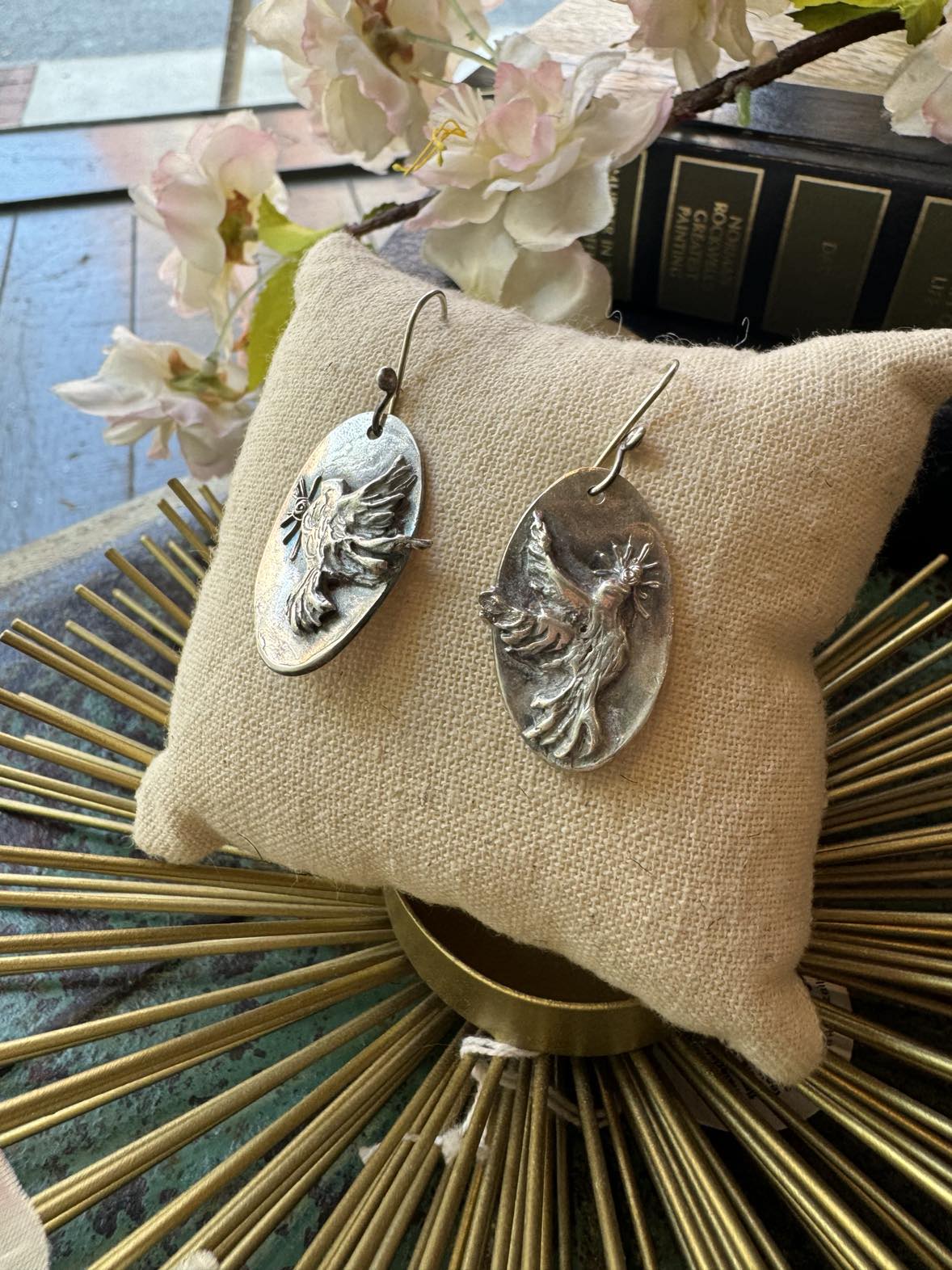 Doves With Olive Branch Earrings *724SE42