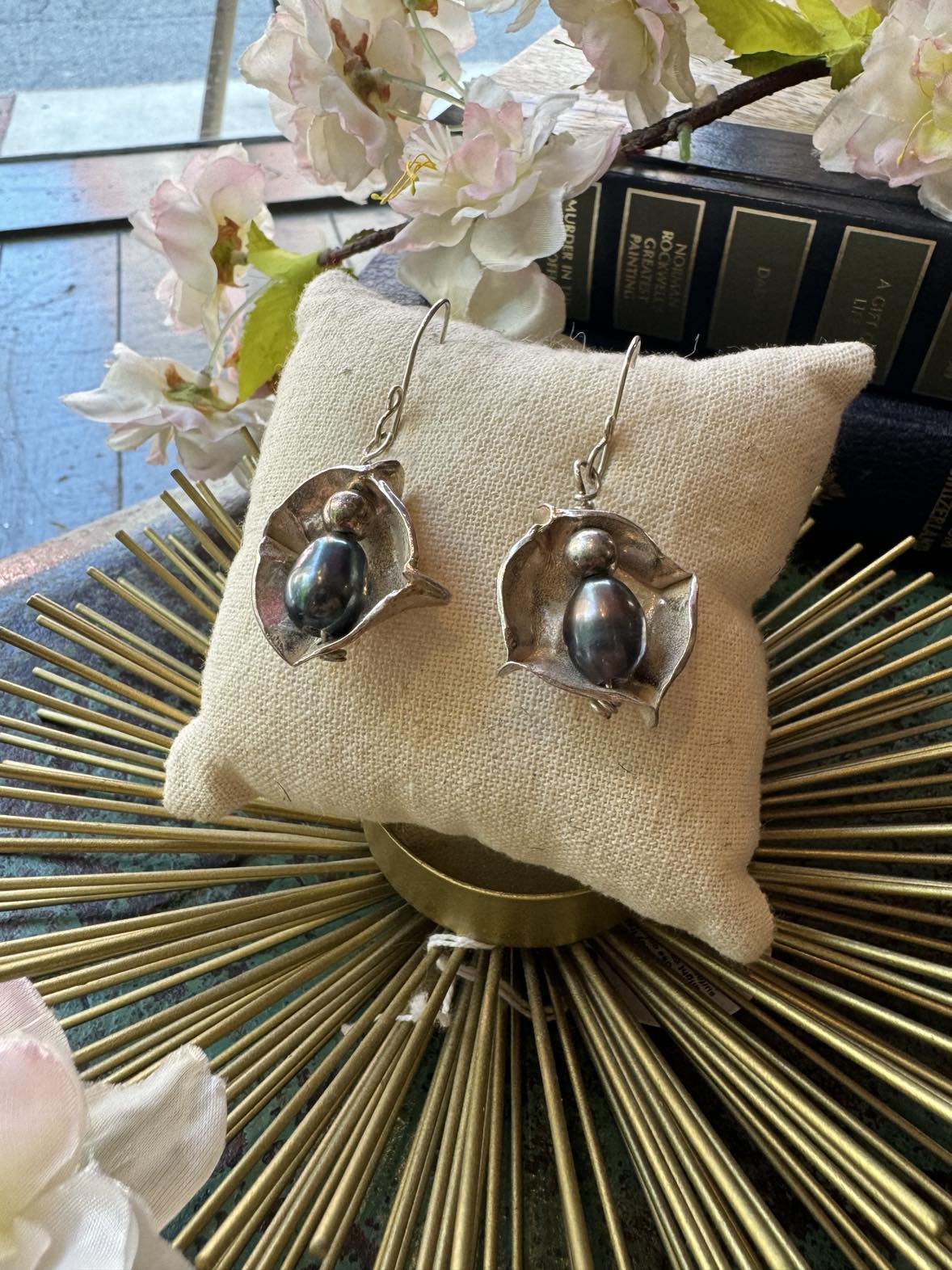 Black Fresh Water Pearl Earrings *724SE43