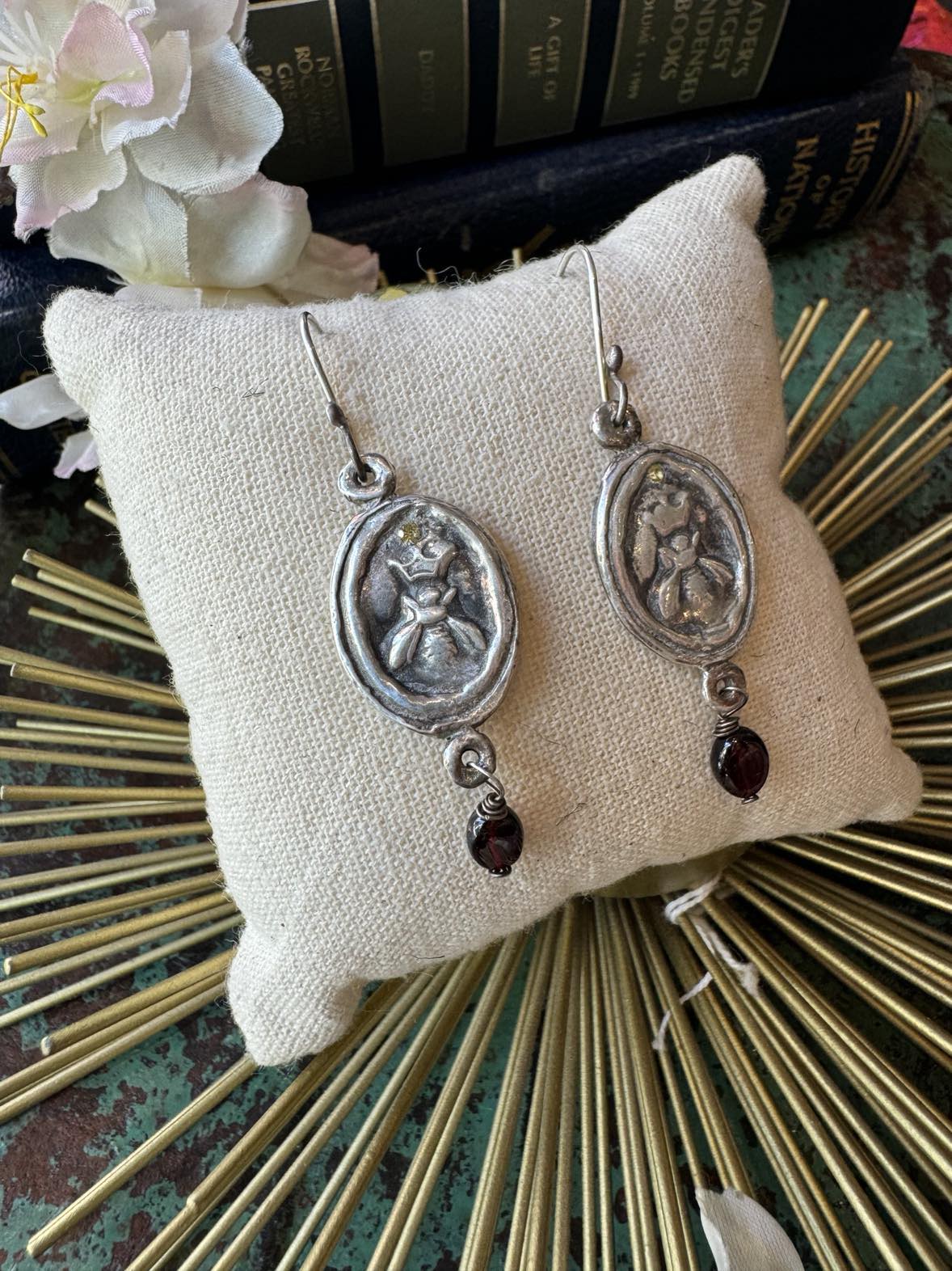 Virgin Mary With Bee and Garnet Earrings*724SE38