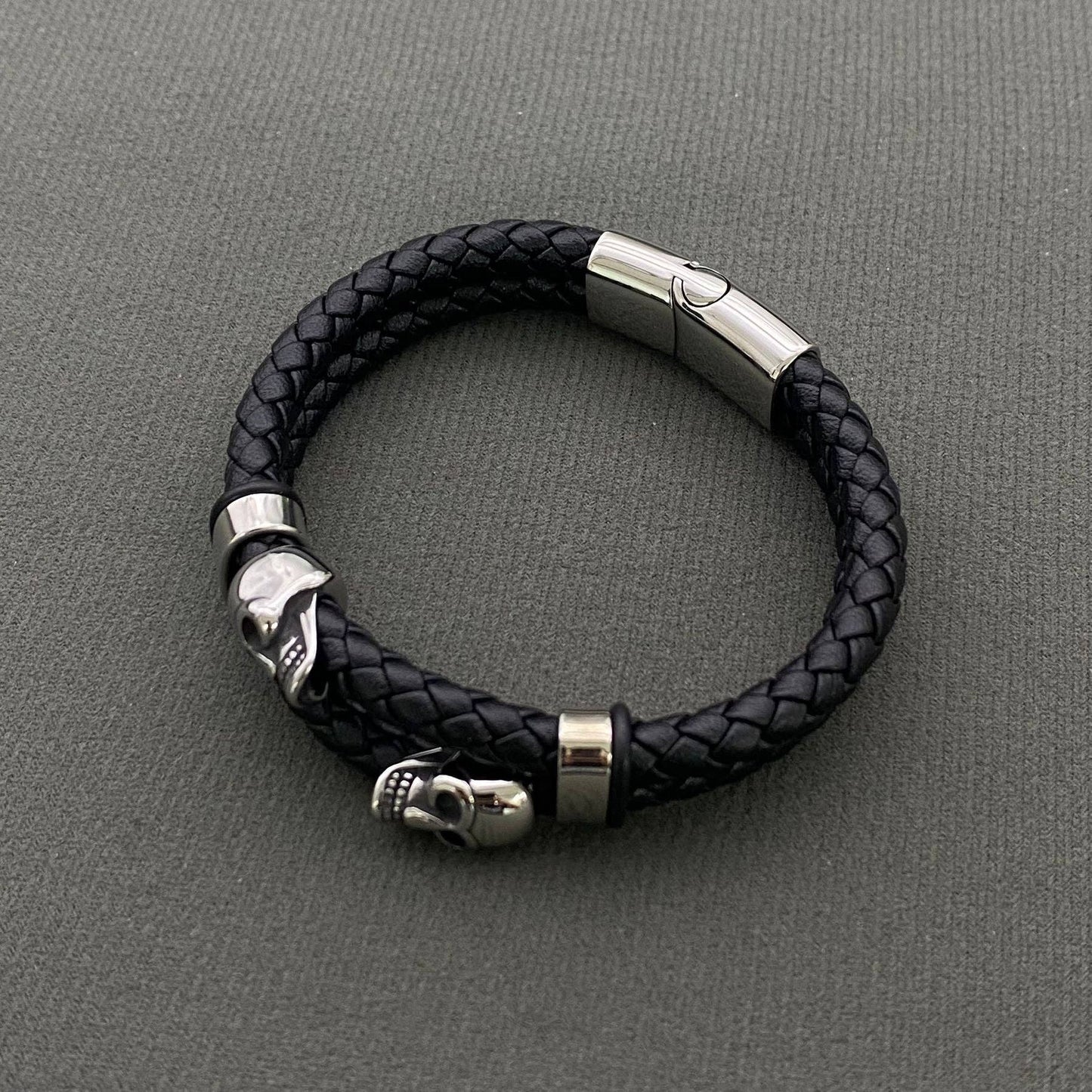 Double Skull Men's Charm Leather Bracelet
